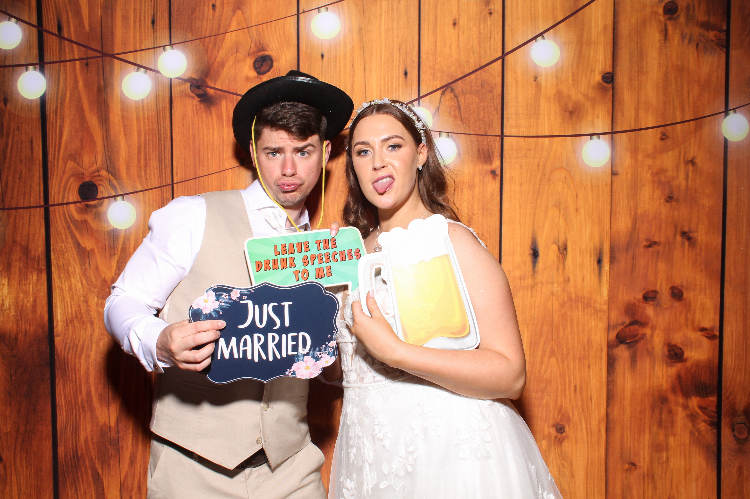 Chloe & Conor's Wedding | View more photos from the event at gallery.snapmagic.ie/u/SnapMagic/Chloe-Conors-Wedding