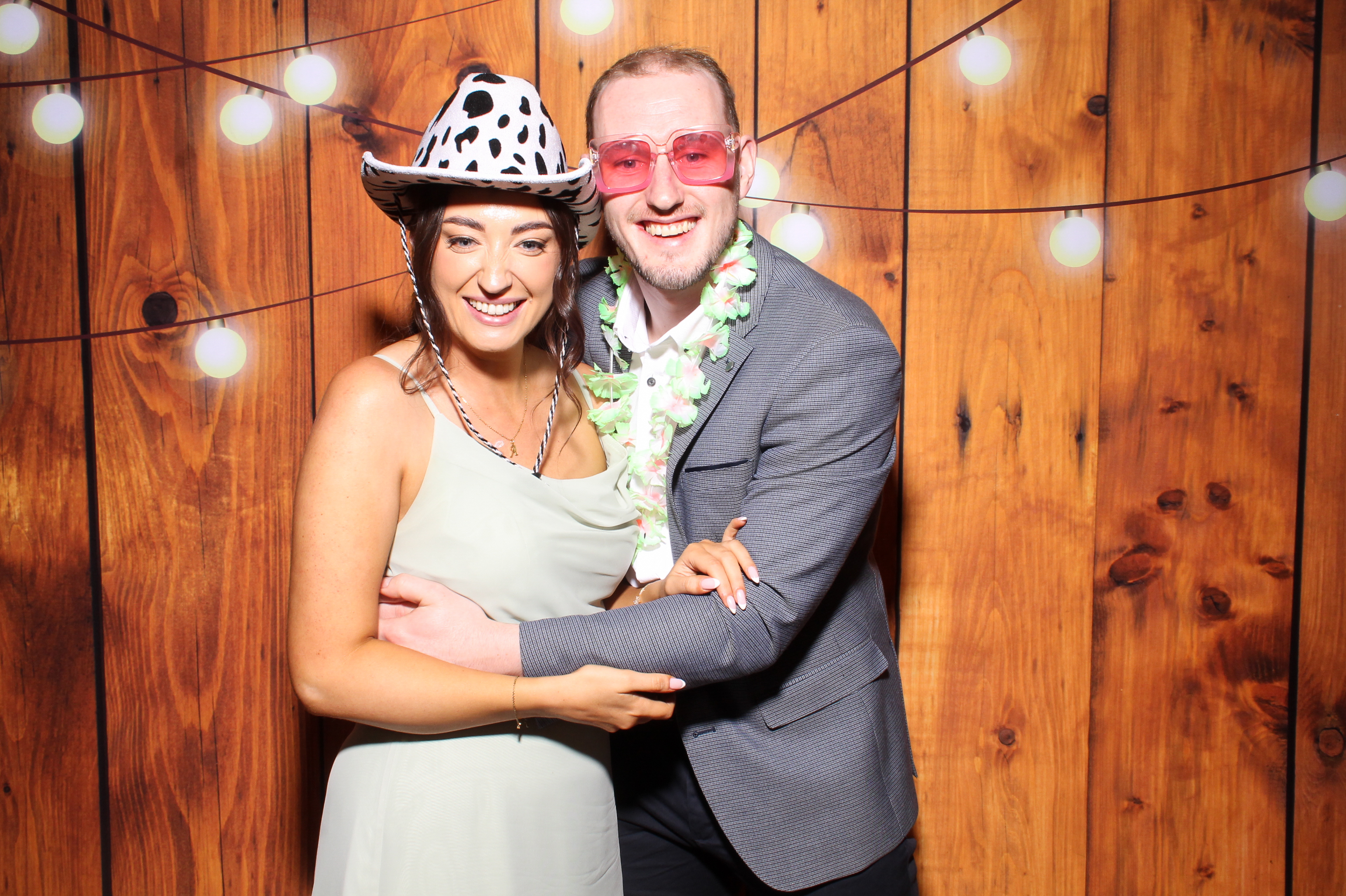 Chloe & Conor's Wedding | View more photos from the event at gallery.snapmagic.ie/u/SnapMagic/Chloe-Conors-Wedding