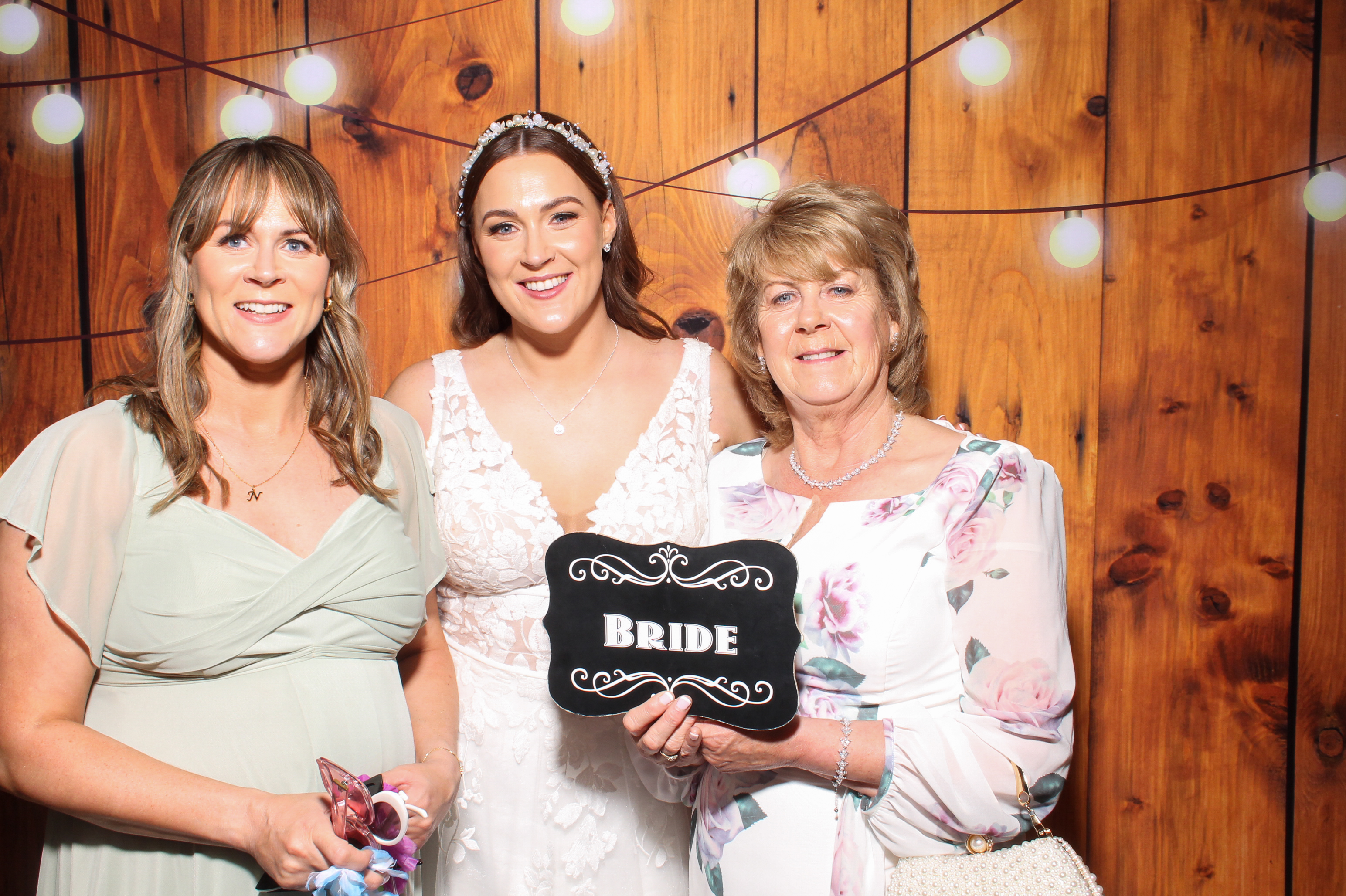 Chloe & Conor's Wedding | View more photos from the event at gallery.snapmagic.ie/u/SnapMagic/Chloe-Conors-Wedding