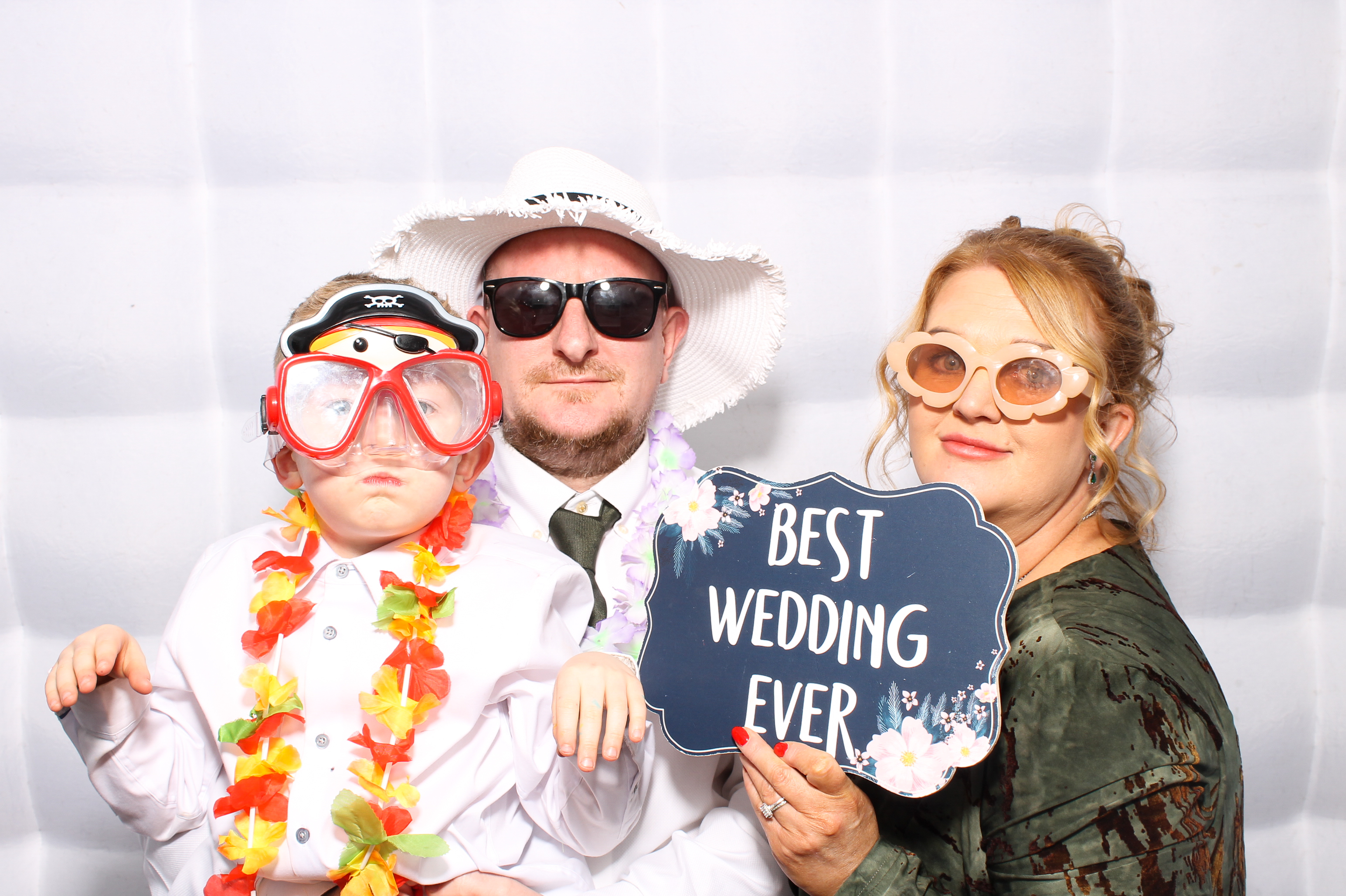 Ciaran & Eimear's Wedding | View more photos from the event at gallery.snapmagic.ie/u/SnapMagic/Ciaran-Eimears-Wedding