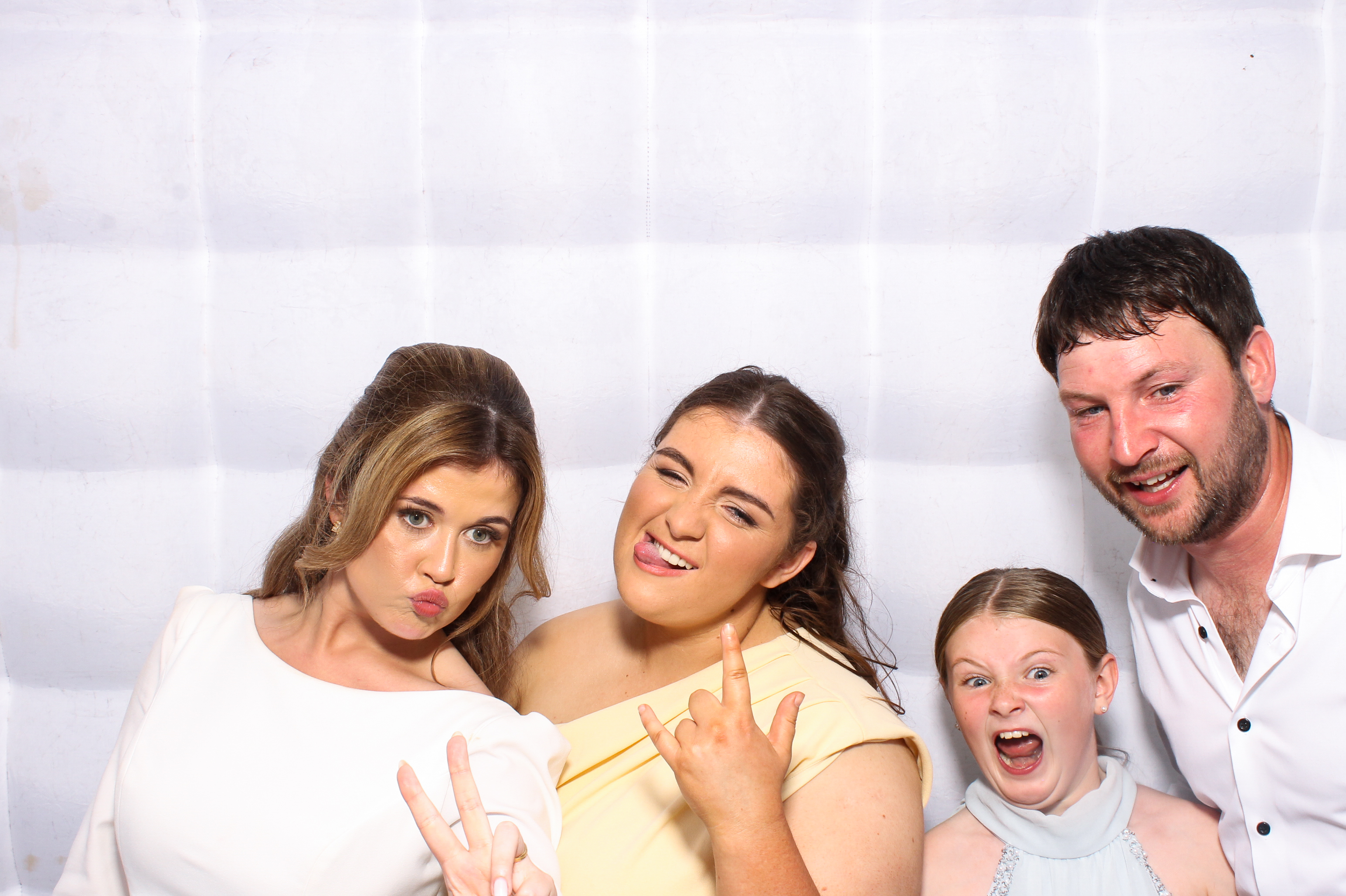 Claire & Darragh | View more photos from the event at gallery.snapmagic.ie/u/SnapMagic/Claire-Darragh