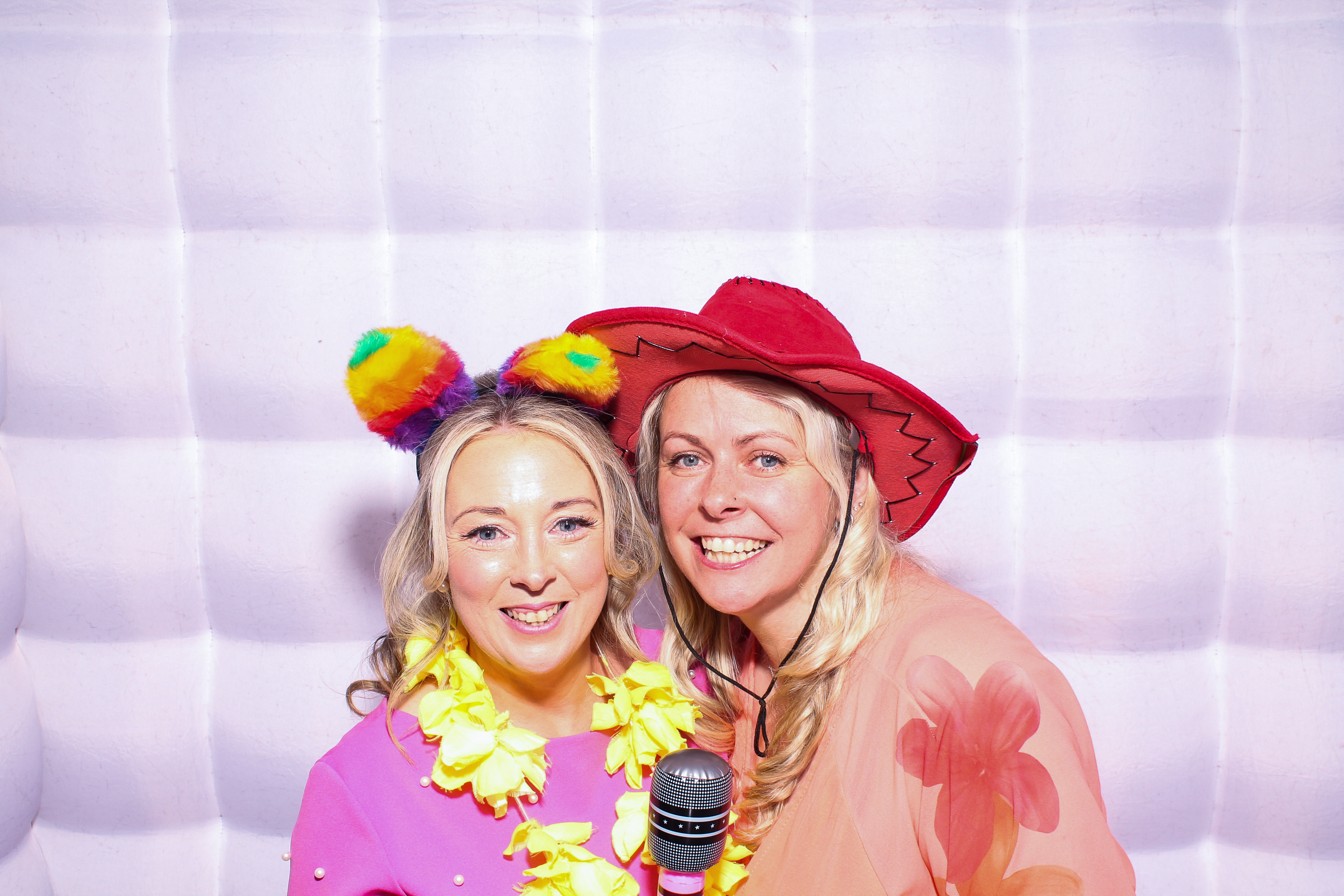 Colie & Christine | View more photos from the event at gallery.snapmagic.ie/u/SnapMagic/Colie-Christine