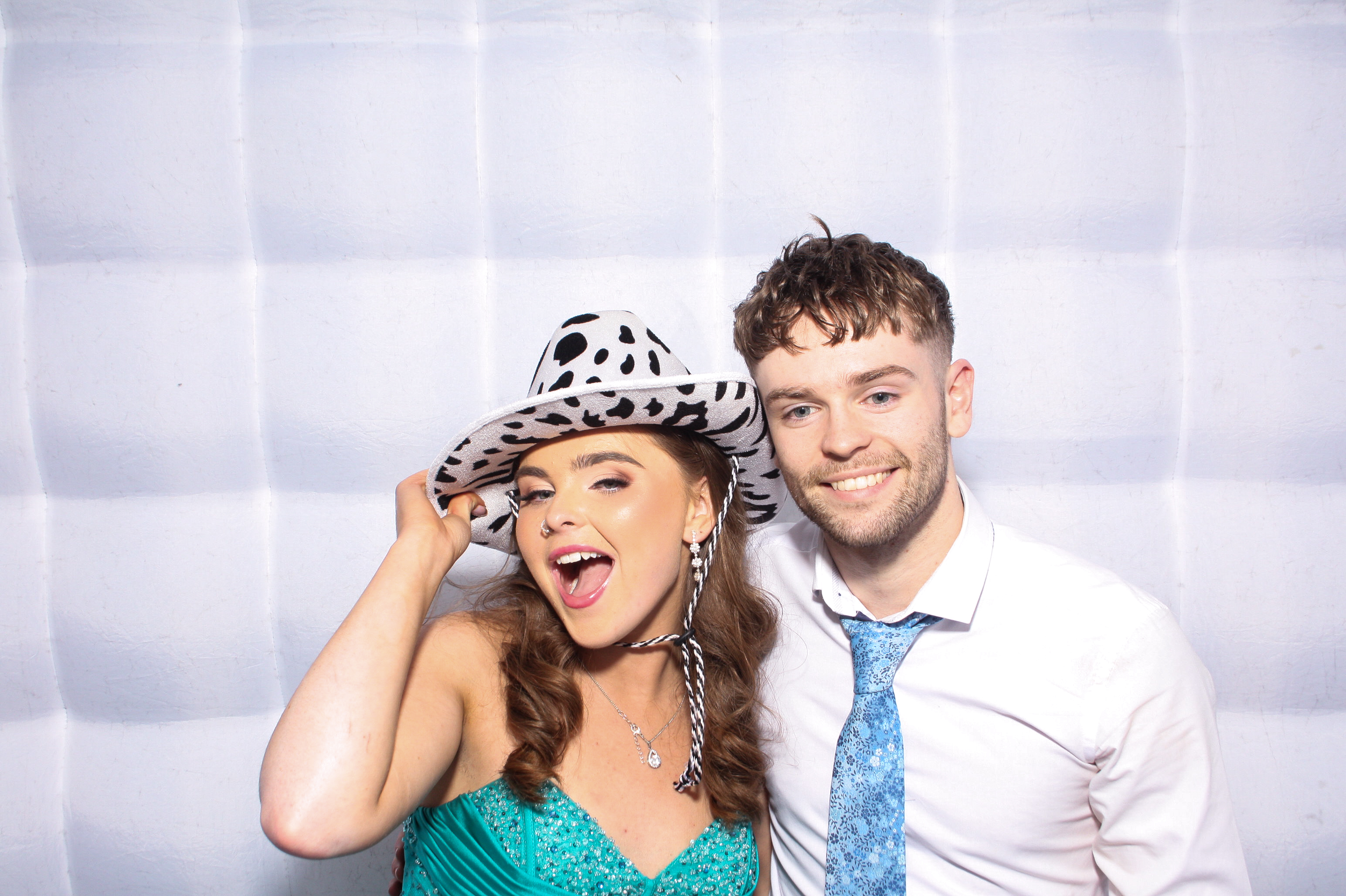 Danielle & Simon | View more photos from the event at gallery.snapmagic.ie/u/SnapMagic/Danielle-Simon
