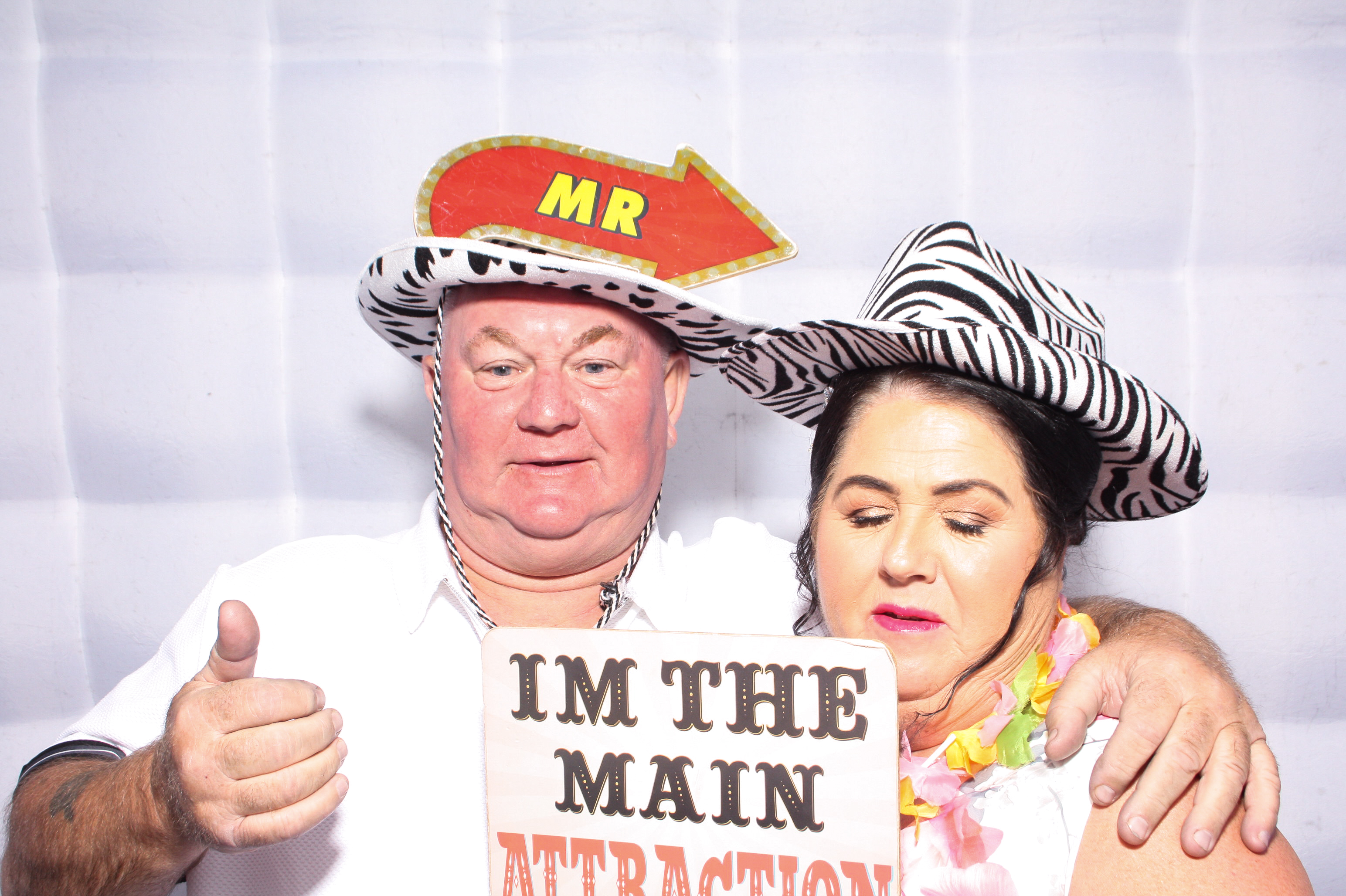 Danielle & Simon | View more photos from the event at gallery.snapmagic.ie/u/SnapMagic/Danielle-Simon