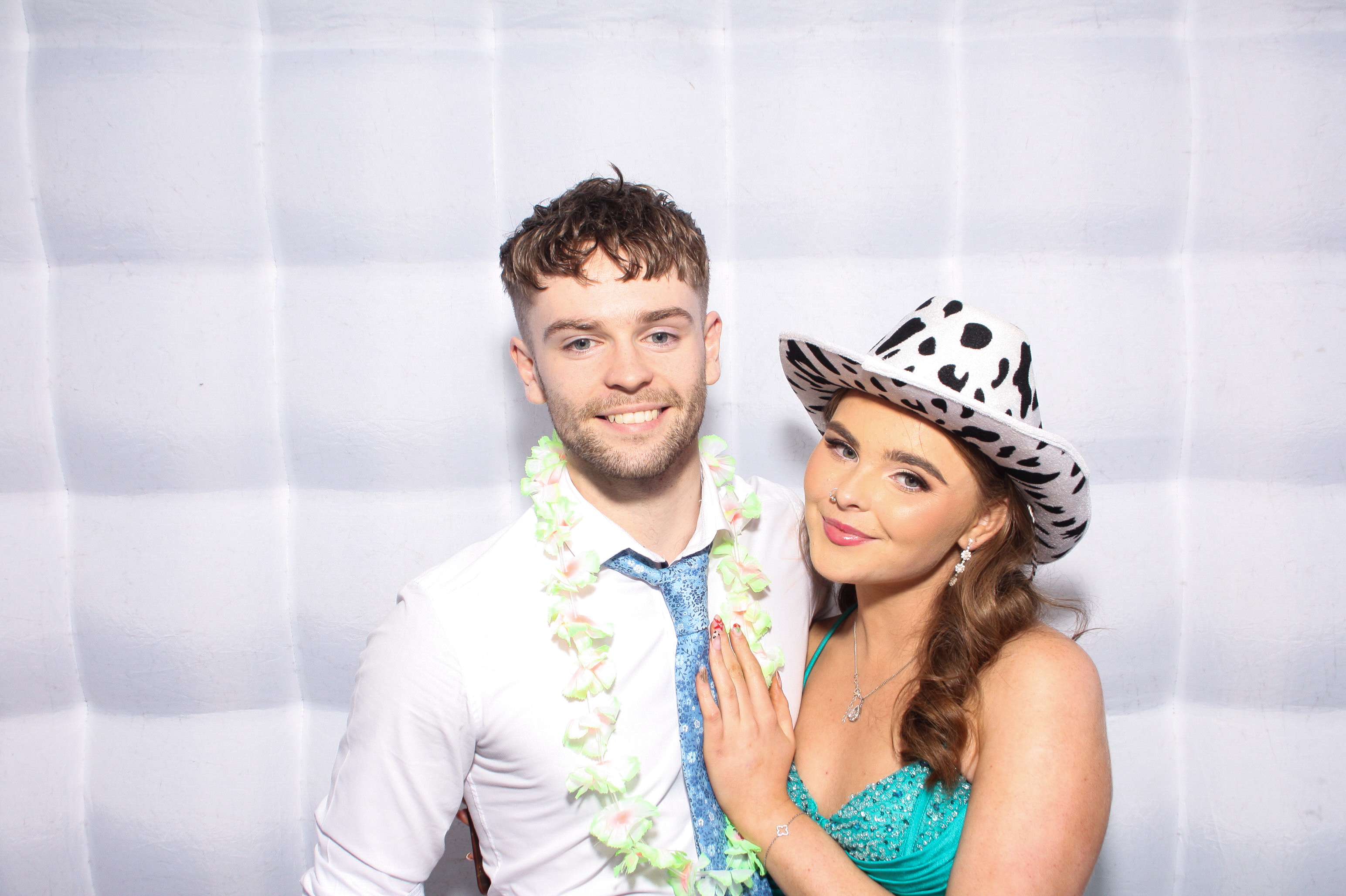 Danielle & Simon | View more photos from the event at gallery.snapmagic.ie/u/SnapMagic/Danielle-Simon