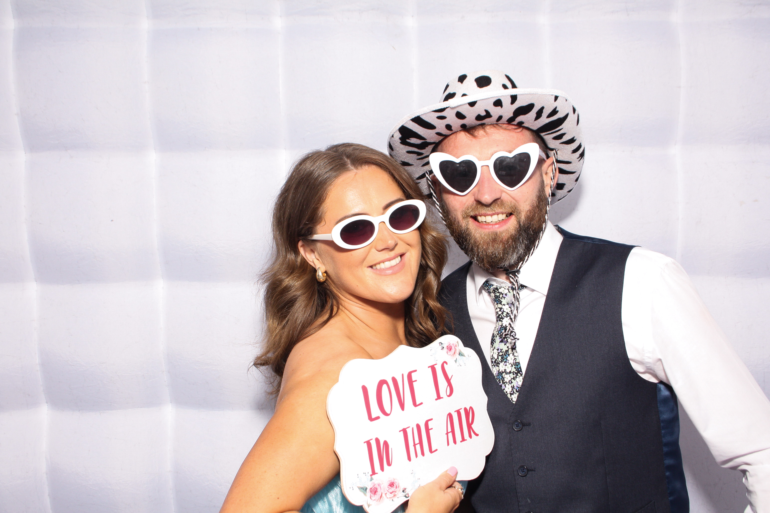 Danielle & Simon | View more photos from the event at gallery.snapmagic.ie/u/SnapMagic/Danielle-Simon