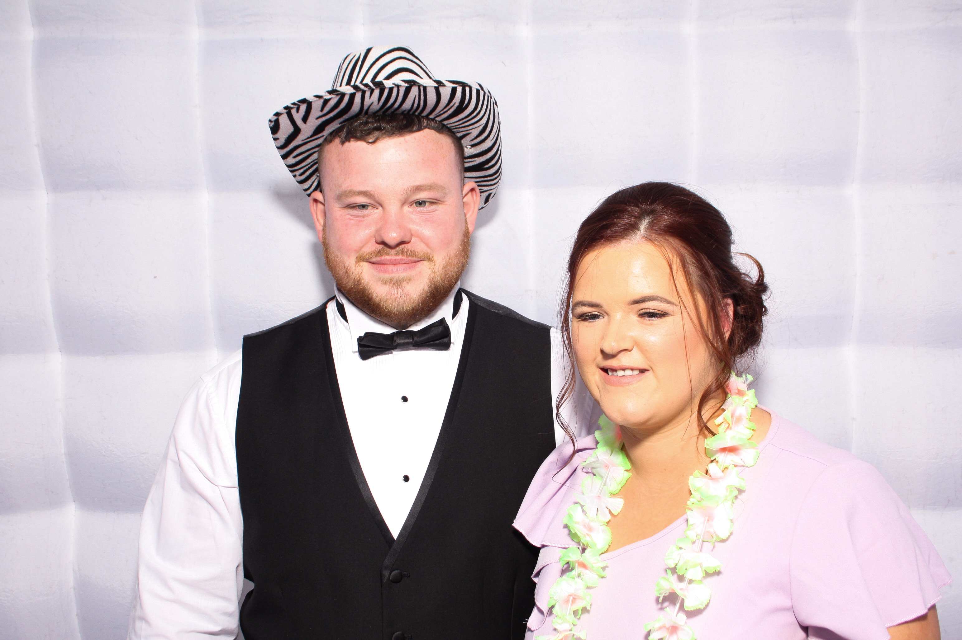 Danielle & Simon | View more photos from the event at gallery.snapmagic.ie/u/SnapMagic/Danielle-Simon