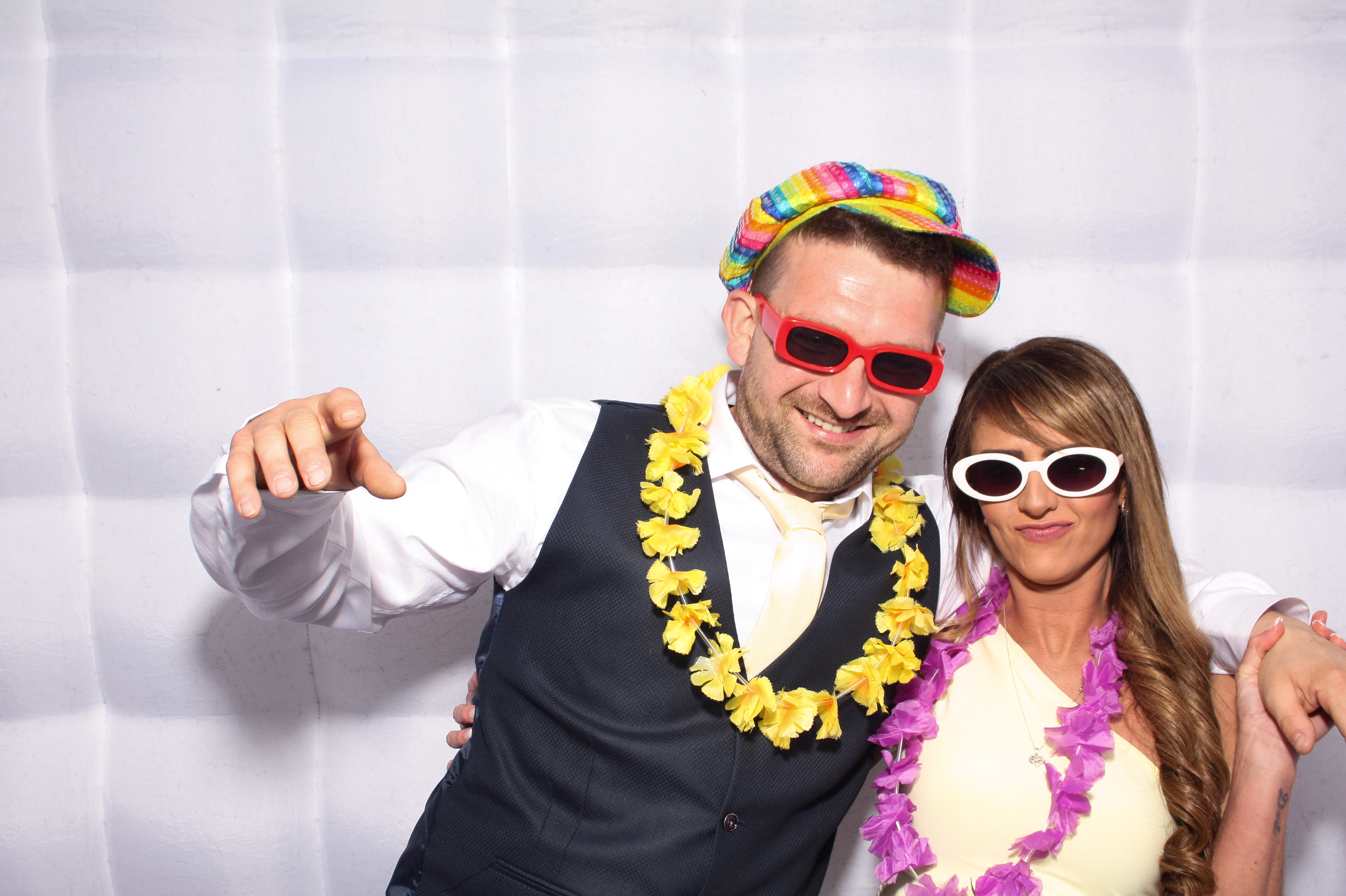 Danielle & Simon | View more photos from the event at gallery.snapmagic.ie/u/SnapMagic/Danielle-Simon