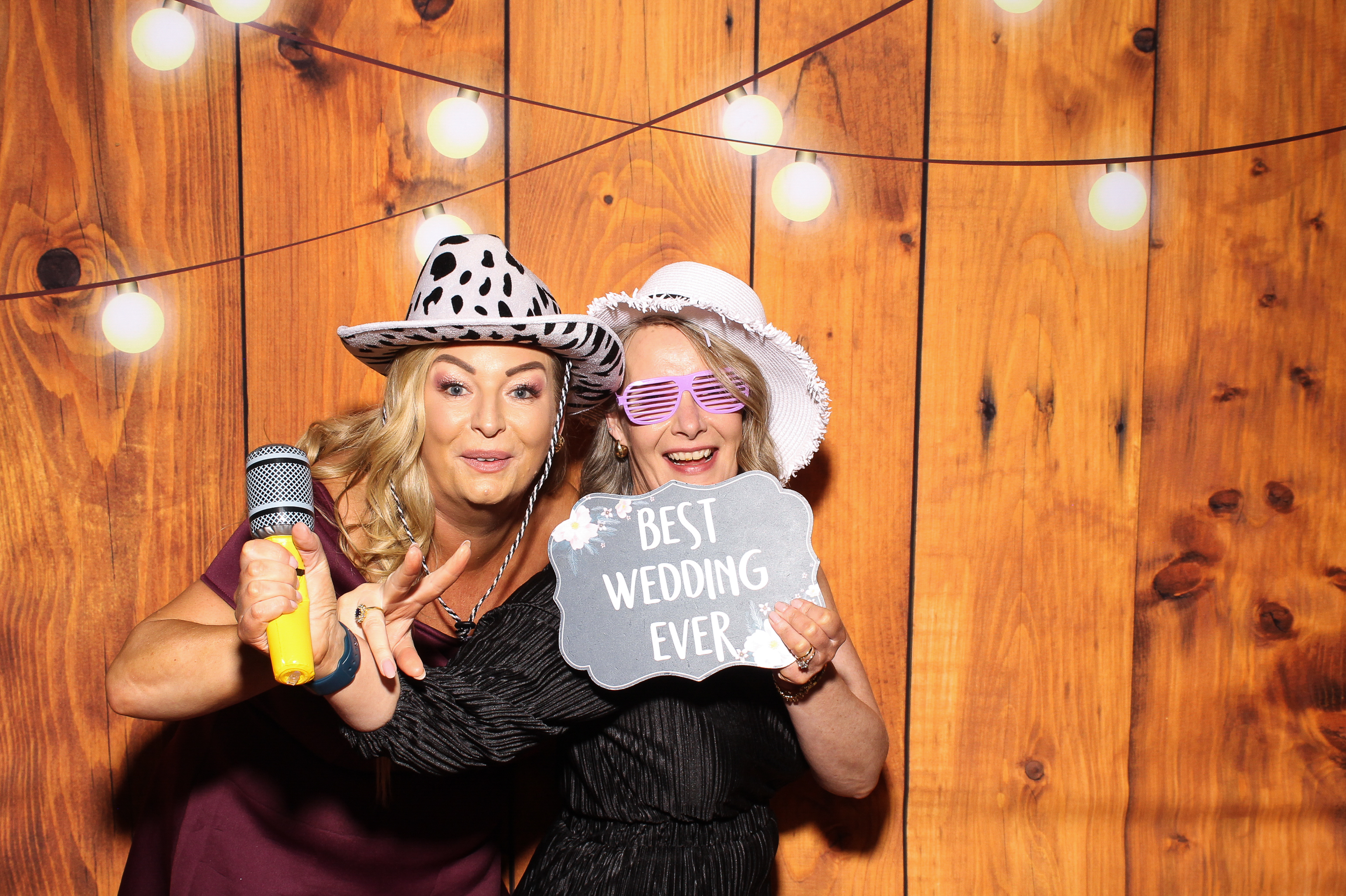 Emer & Conor's Wedding | View more photos from the event at gallery.snapmagic.ie/u/SnapMagic/Emer-Conors-Wedding