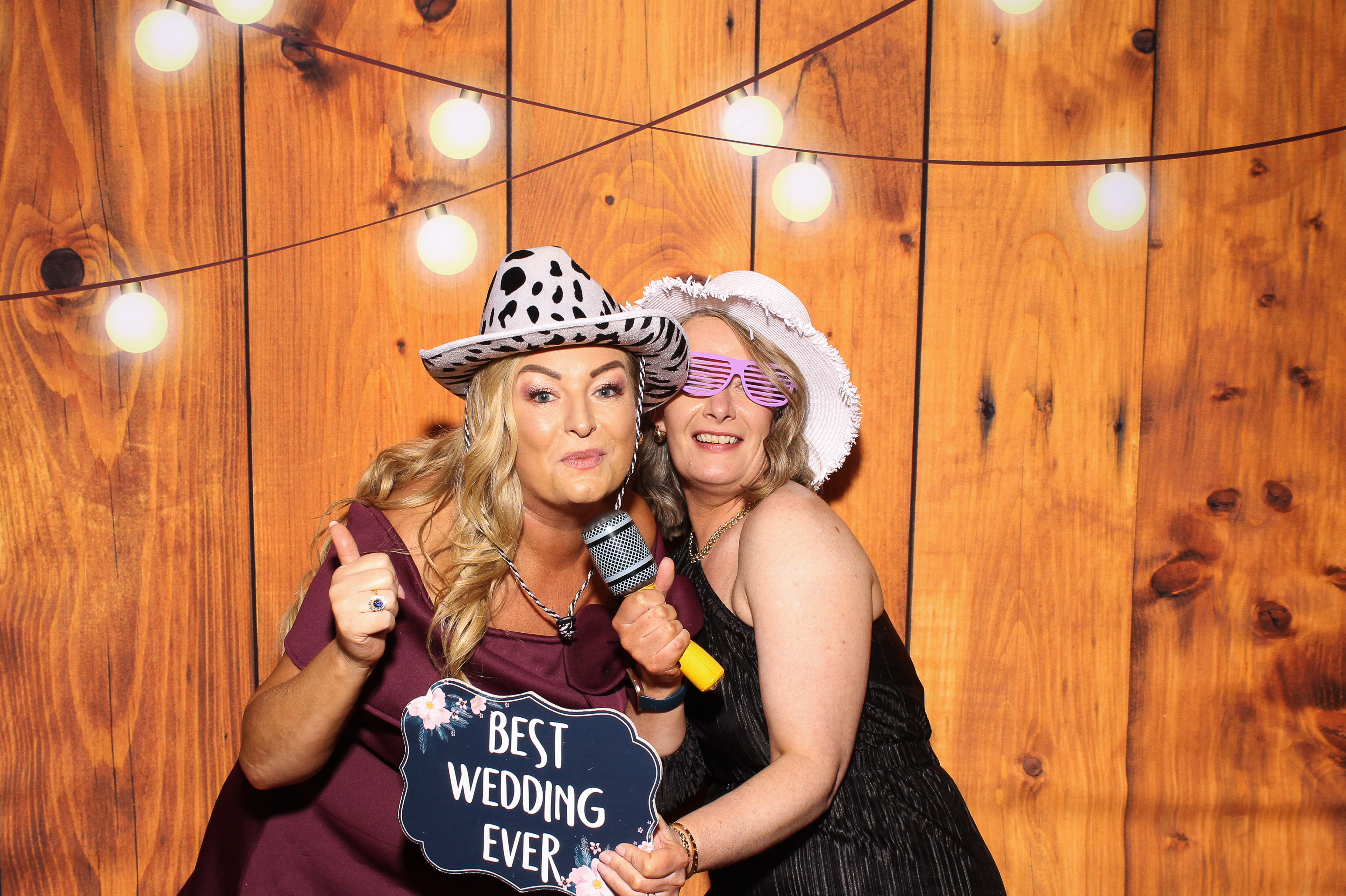 Emer & Conor's Wedding | View more photos from the event at gallery.snapmagic.ie/u/SnapMagic/Emer-Conors-Wedding
