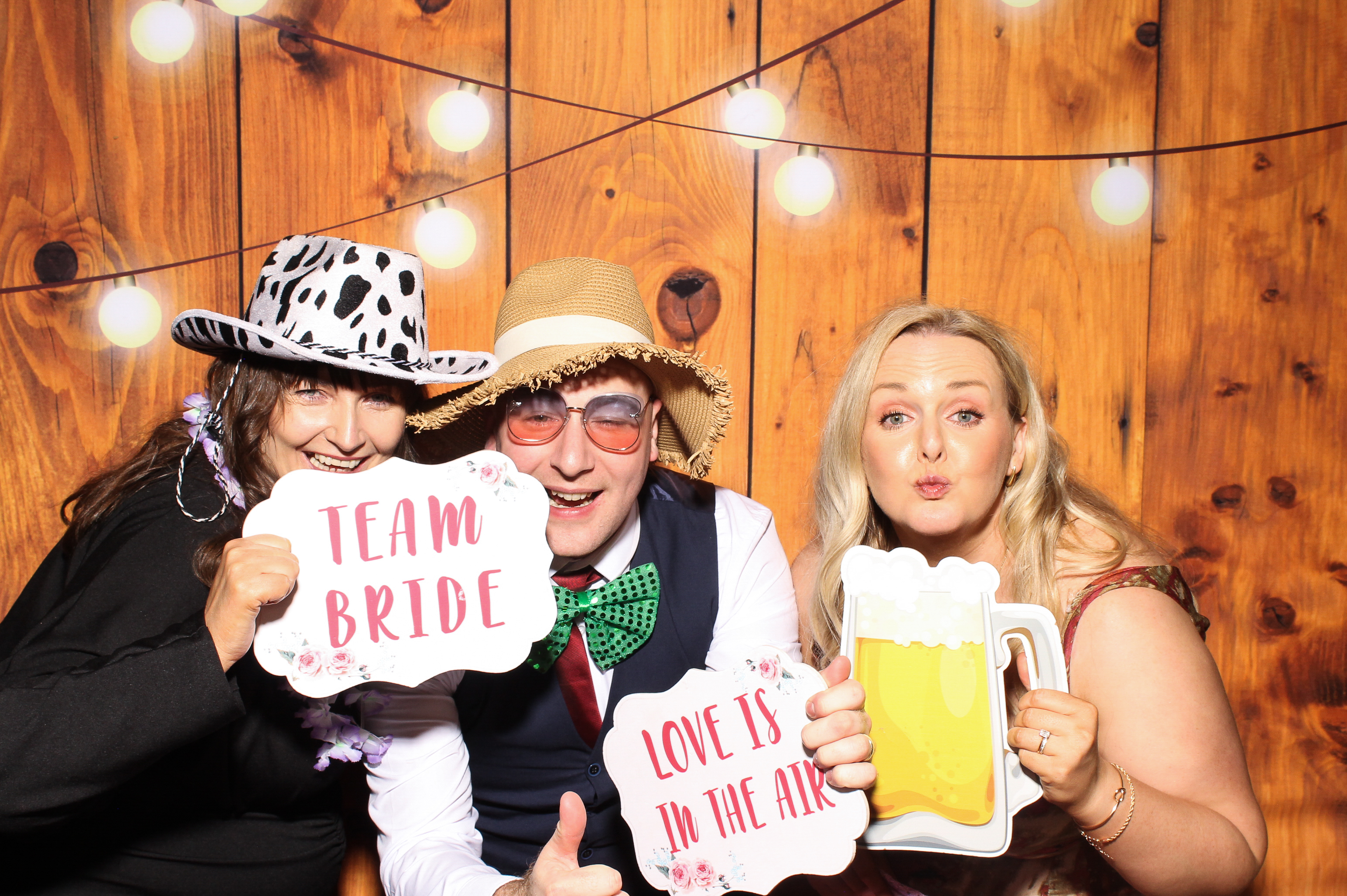 Emer & Conor's Wedding | View more photos from the event at gallery.snapmagic.ie/u/SnapMagic/Emer-Conors-Wedding