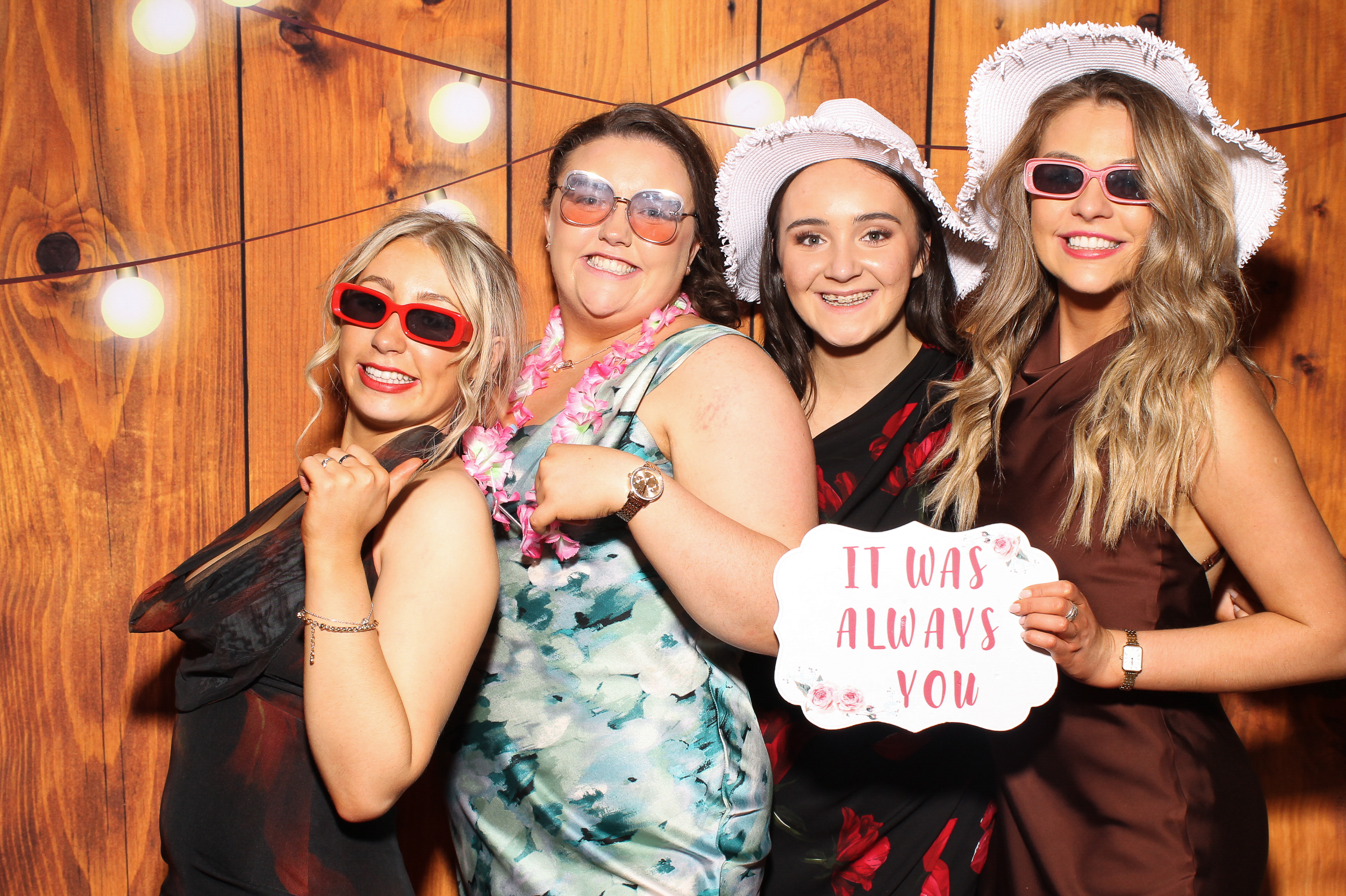 Emer & Conor's Wedding | View more photos from the event at gallery.snapmagic.ie/u/SnapMagic/Emer-Conors-Wedding