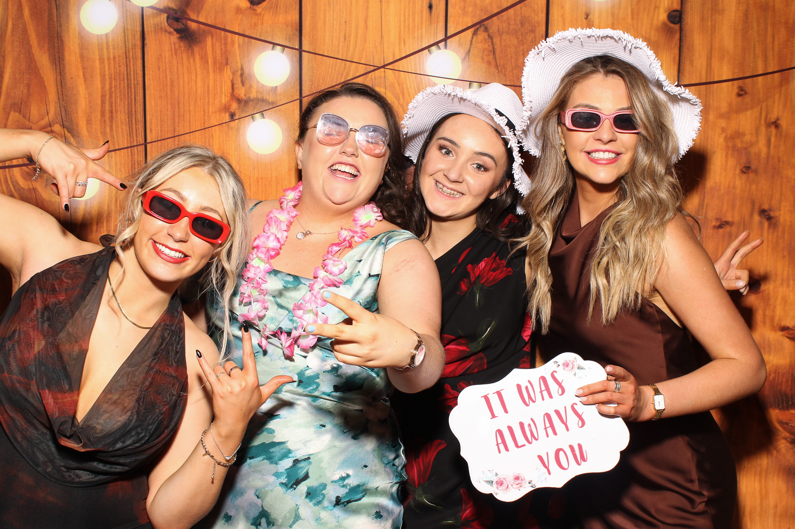 Emer & Conor's Wedding | View more photos from the event at gallery.snapmagic.ie/u/SnapMagic/Emer-Conors-Wedding