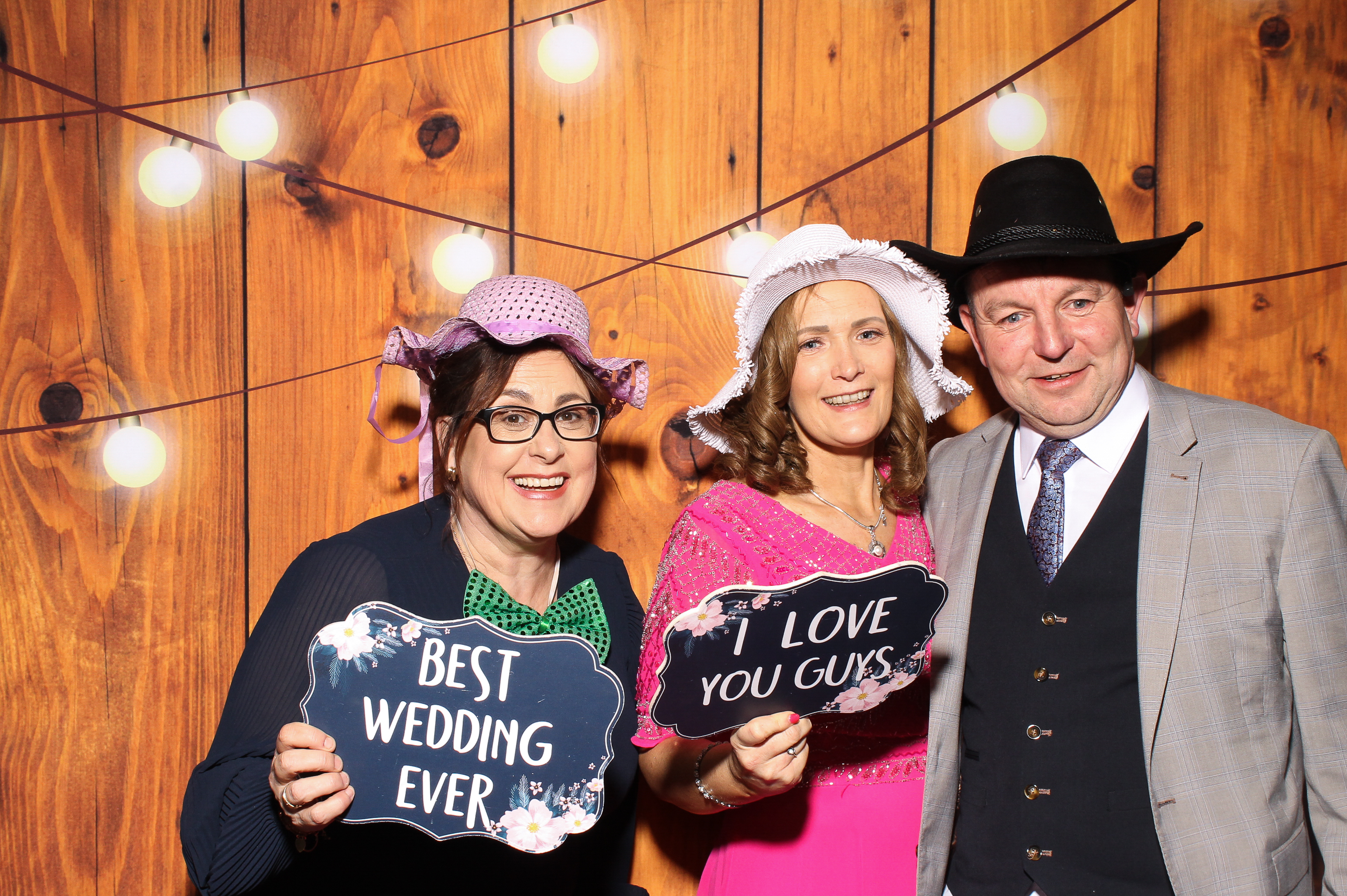 Emer & Conor's Wedding | View more photos from the event at gallery.snapmagic.ie/u/SnapMagic/Emer-Conors-Wedding