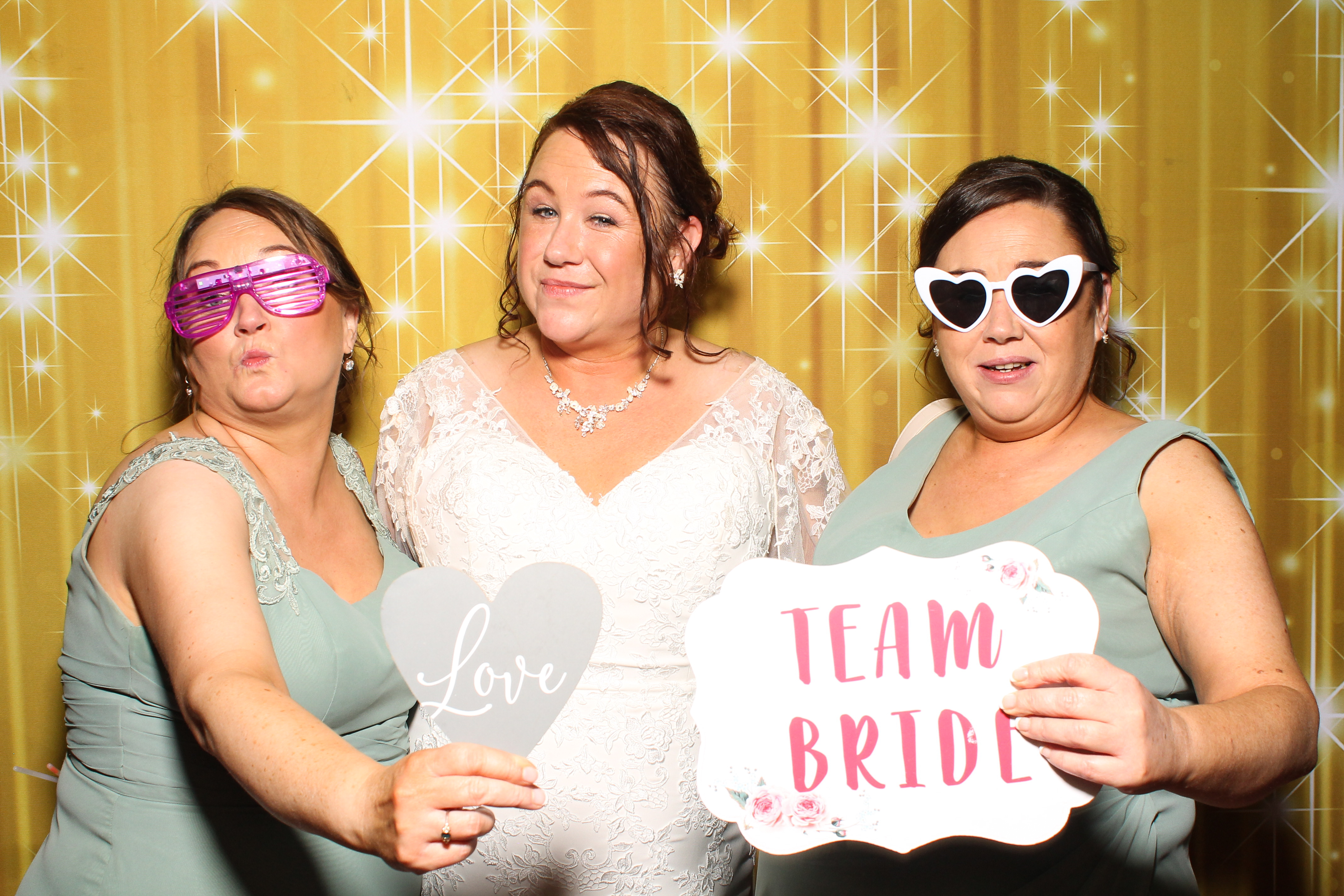 Lorraine & David's Wedding | View more photos from the event at gallery.snapmagic.ie/u/SnapMagic/Lorraine-Davids-Wedding