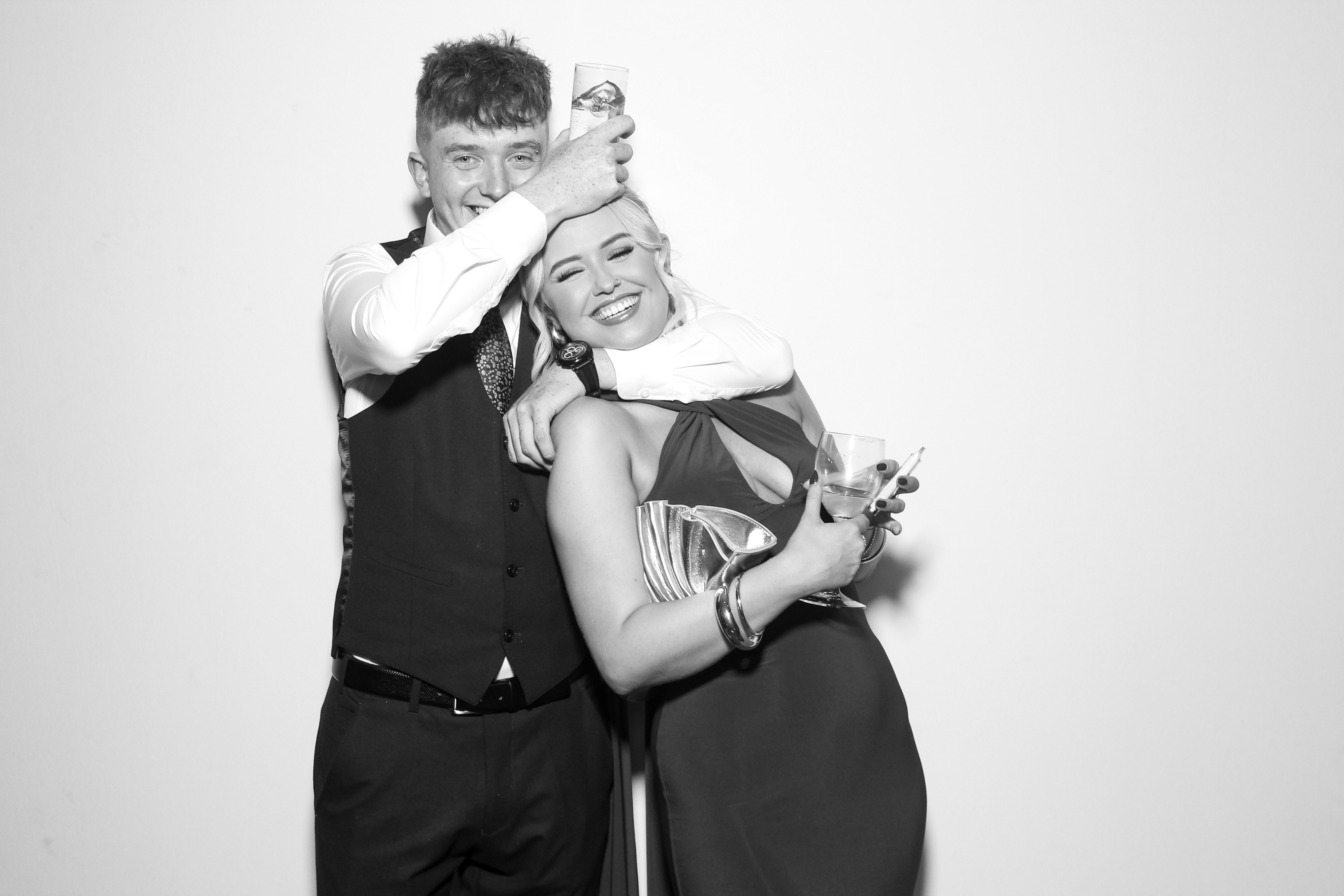 Nicola & Gary | View more photos from the event at gallery.snapmagic.ie/u/SnapMagic/Nicola-Gary