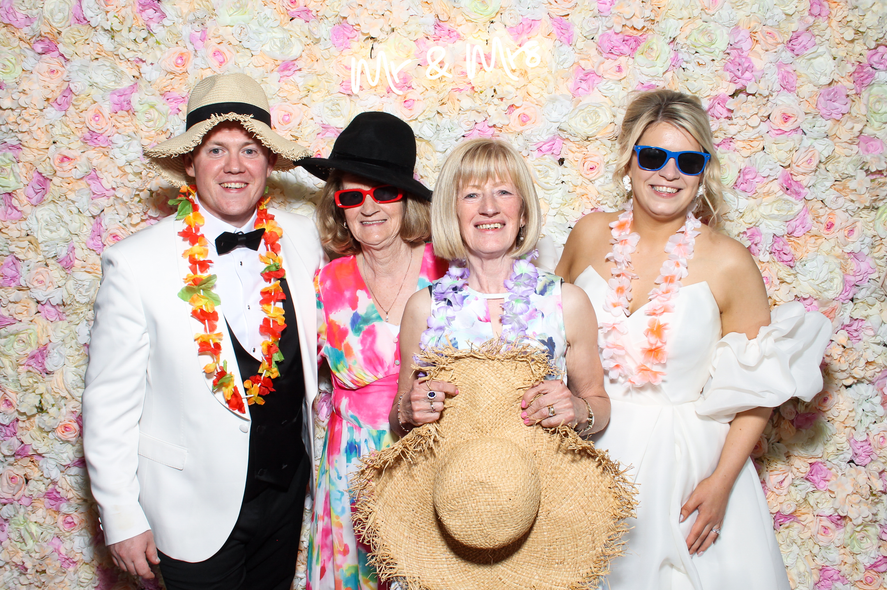 Nicole & Kieran's Wedding | View more photos from the event at gallery.snapmagic.ie/u/SnapMagic/Nicole-Kierans-Wedding