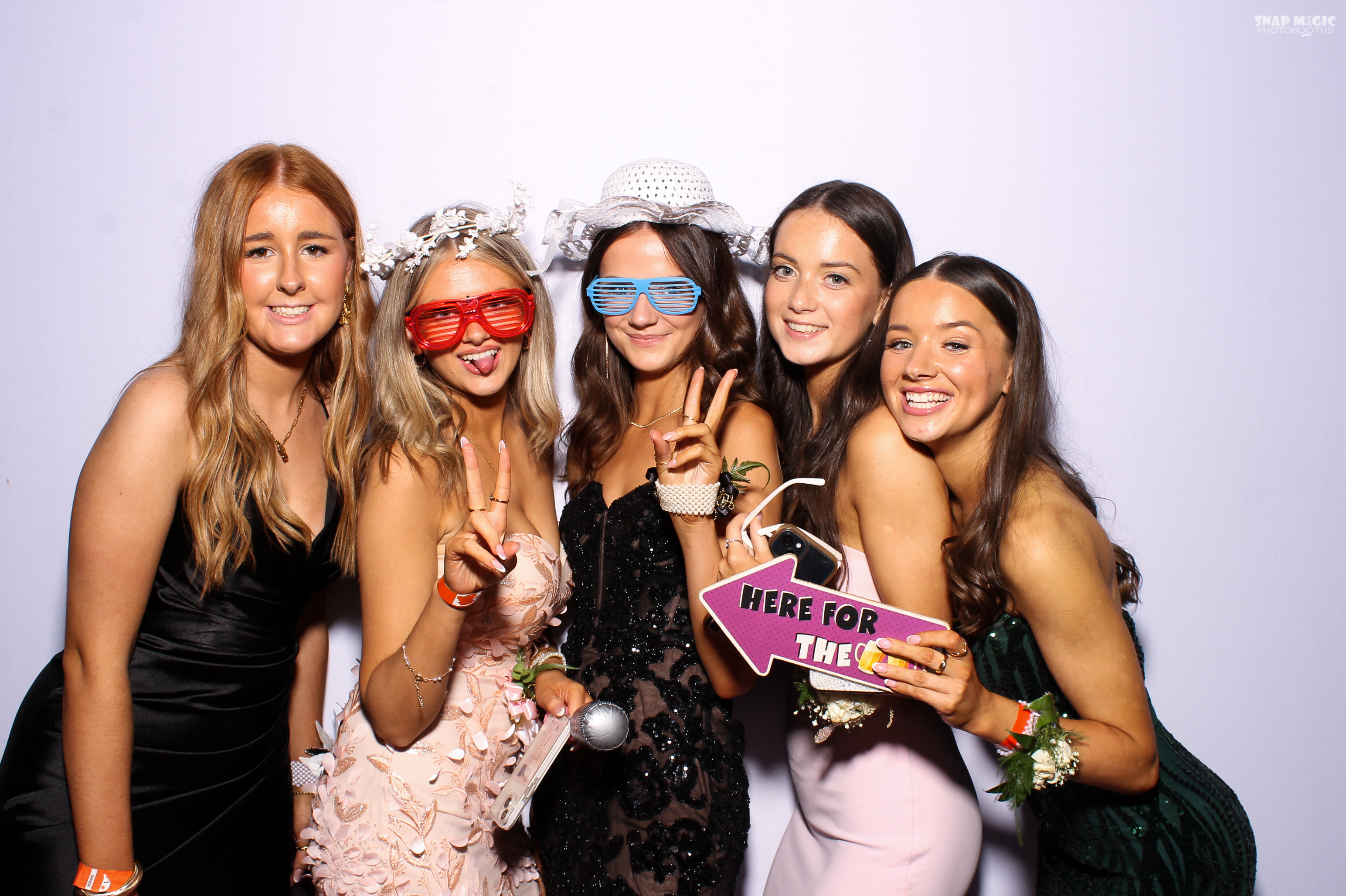 Ursuline College Debs '25 | View more photos from the event at gallery.snapmagic.ie/u/SnapMagic/Ursuline-College-Debs-25