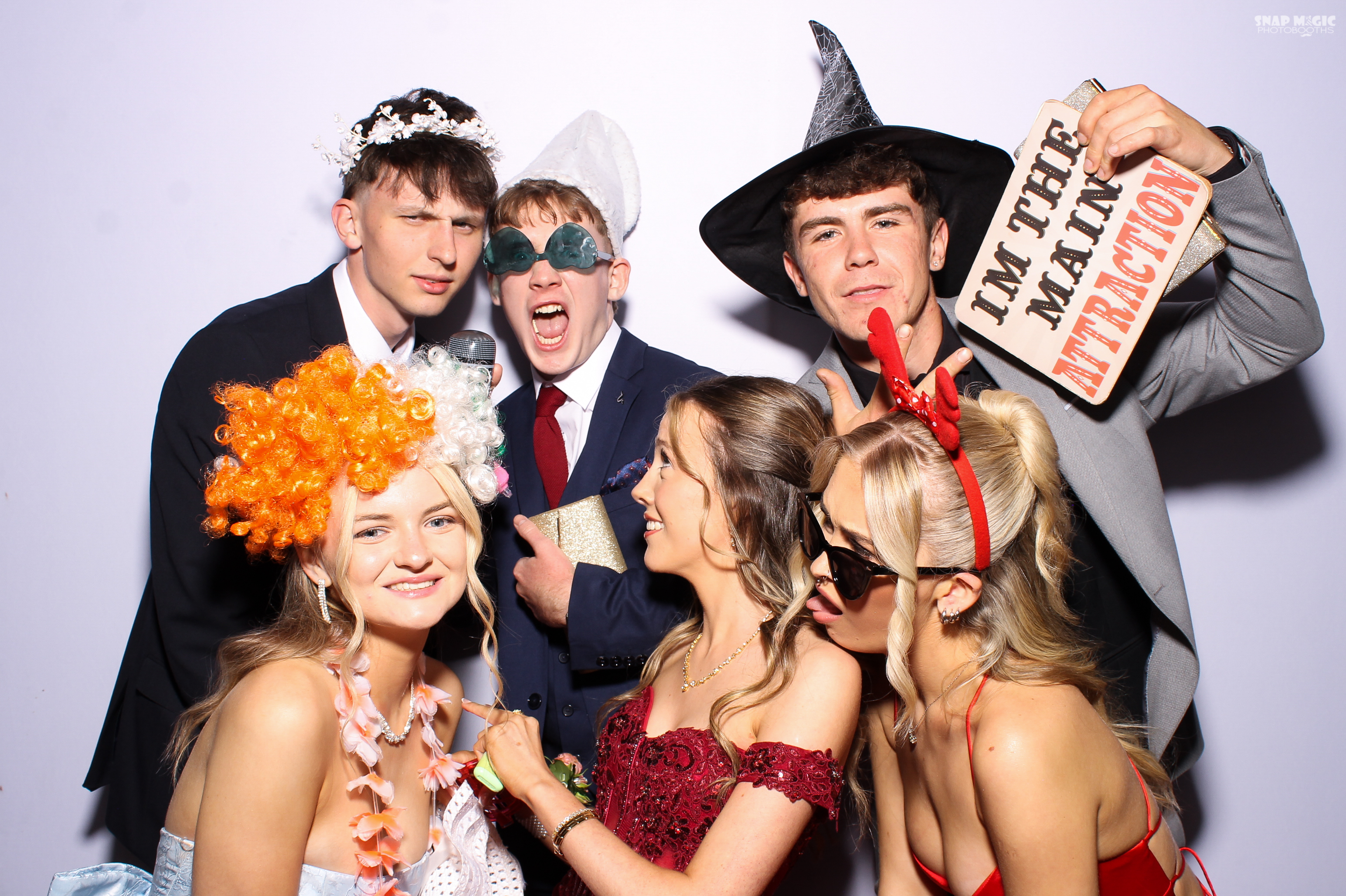 Ursuline College Debs '25 | View more photos from the event at gallery.snapmagic.ie/u/SnapMagic/Ursuline-College-Debs-25