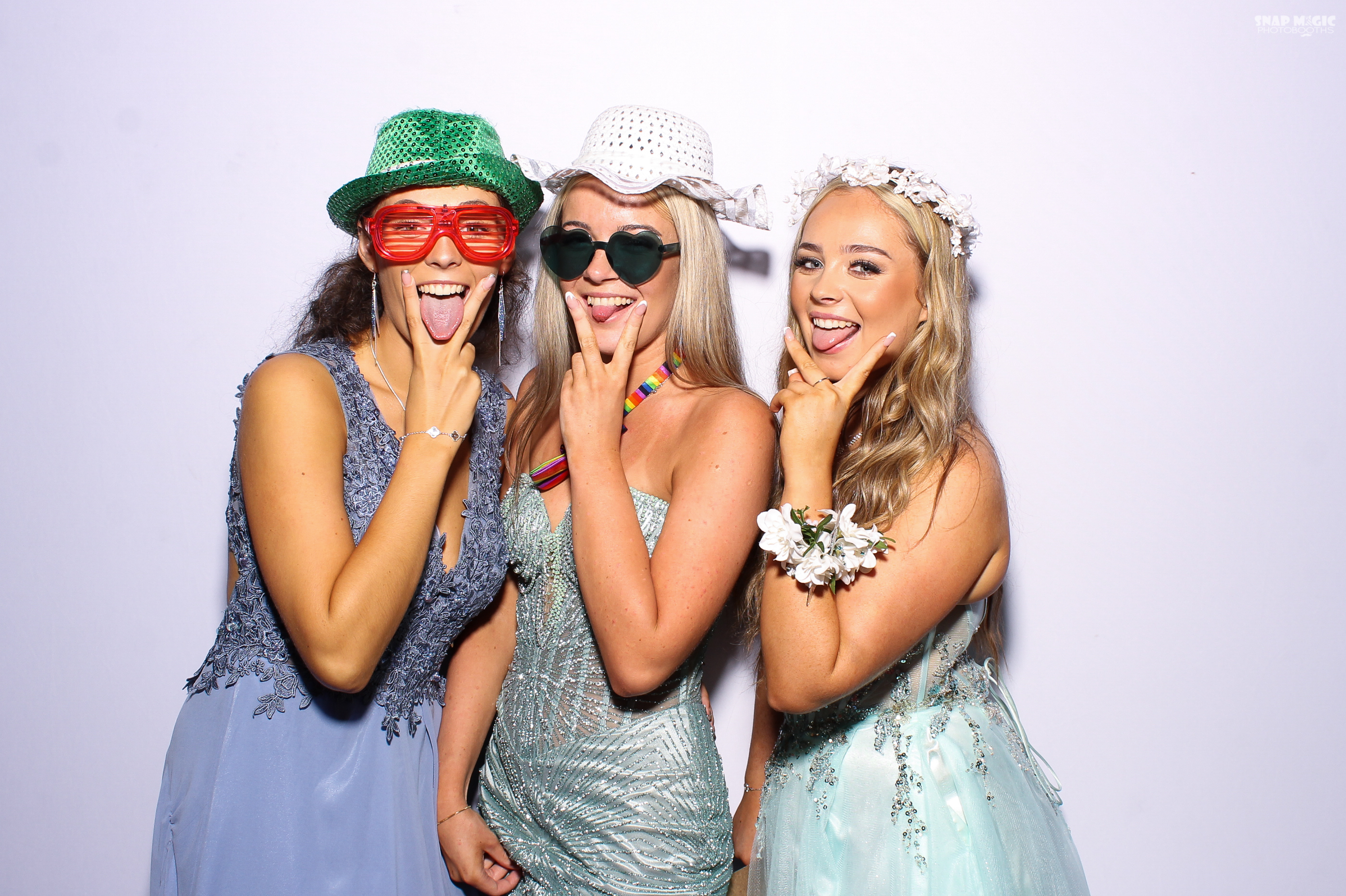 Ursuline College Debs '25 | View more photos from the event at gallery.snapmagic.ie/u/SnapMagic/Ursuline-College-Debs-25