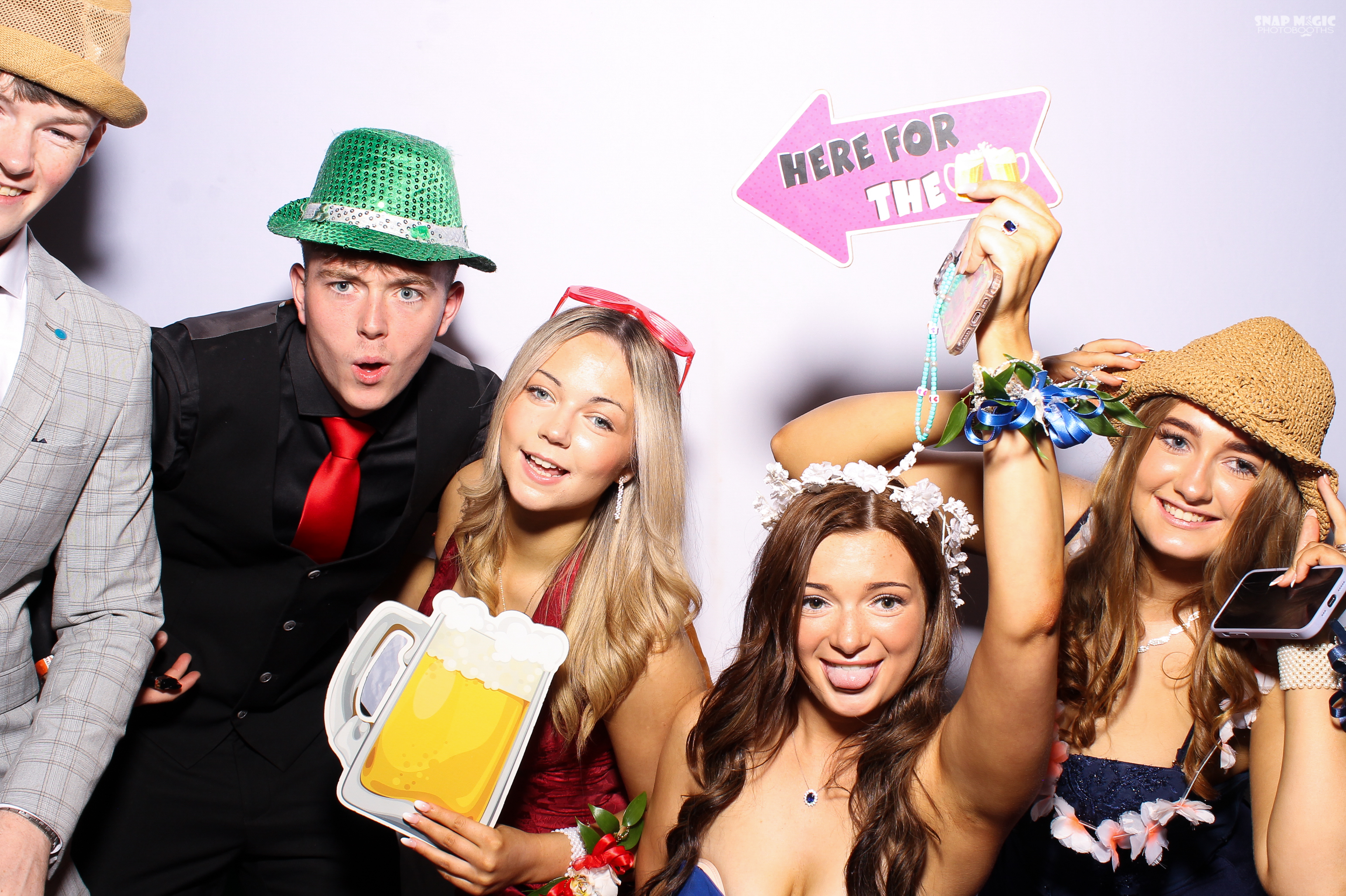Ursuline College Debs '25 | View more photos from the event at gallery.snapmagic.ie/u/SnapMagic/Ursuline-College-Debs-25