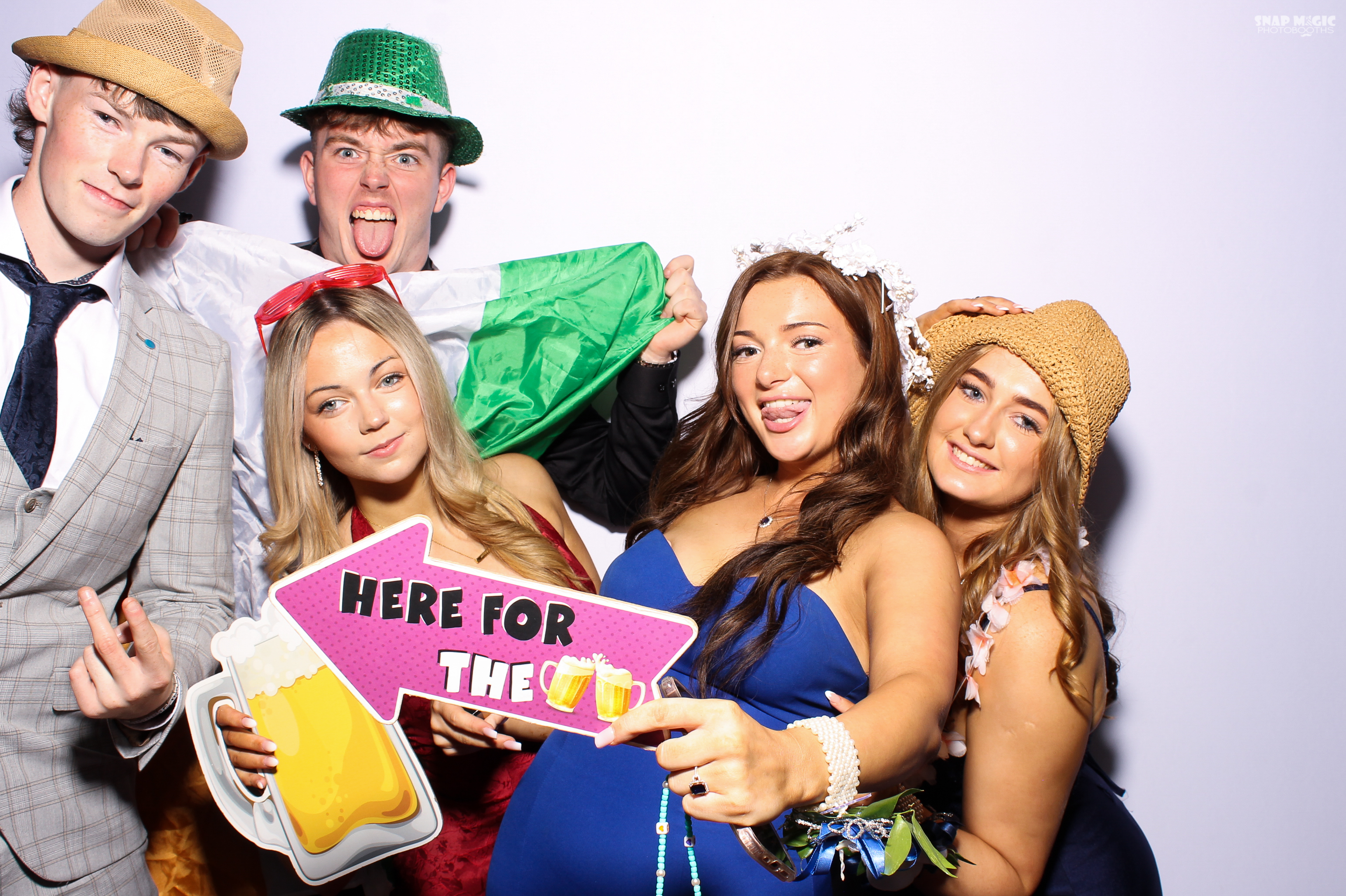Ursuline College Debs '25 | View more photos from the event at gallery.snapmagic.ie/u/SnapMagic/Ursuline-College-Debs-25