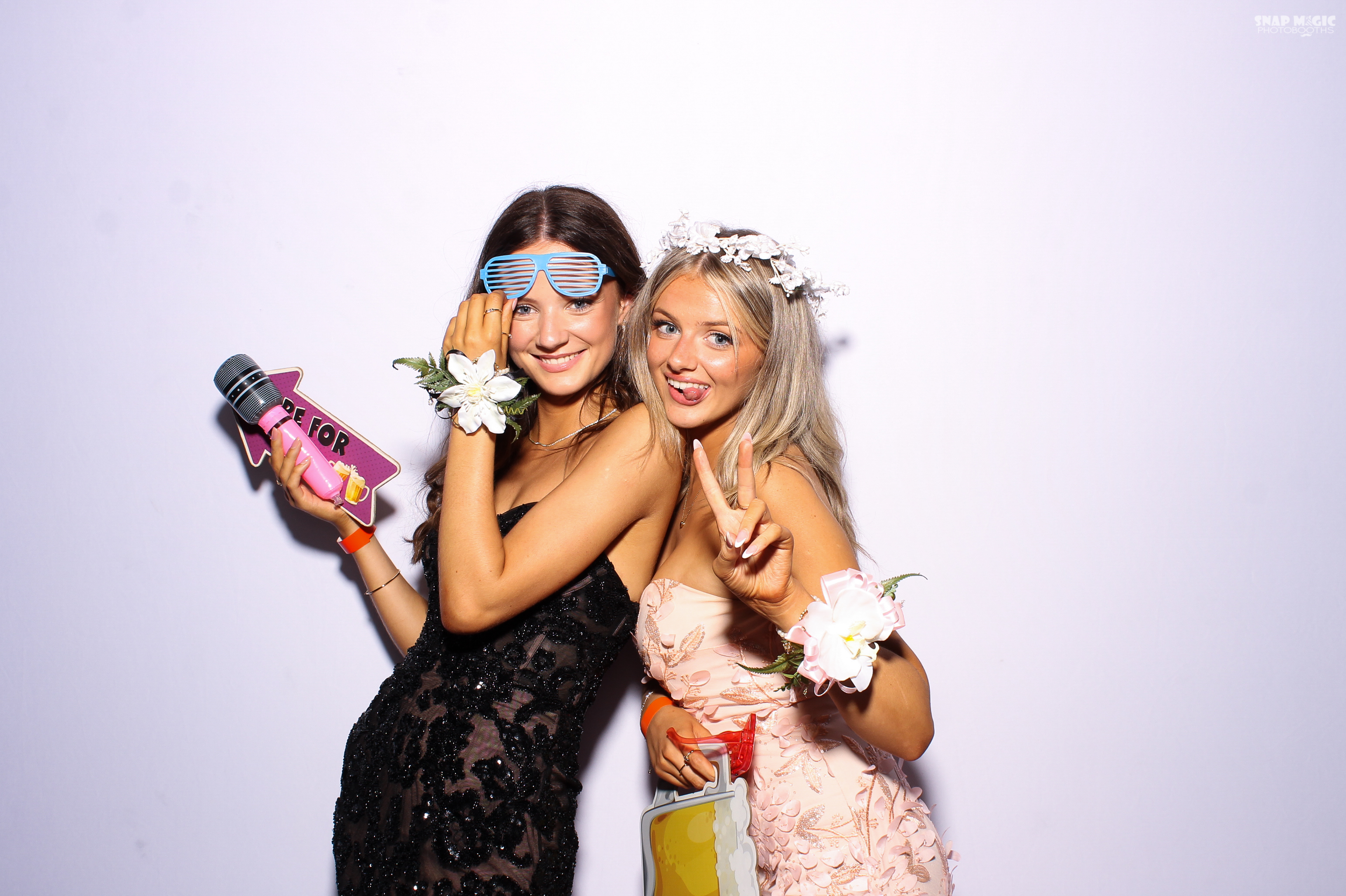 Ursuline College Debs '25 | View more photos from the event at gallery.snapmagic.ie/u/SnapMagic/Ursuline-College-Debs-25