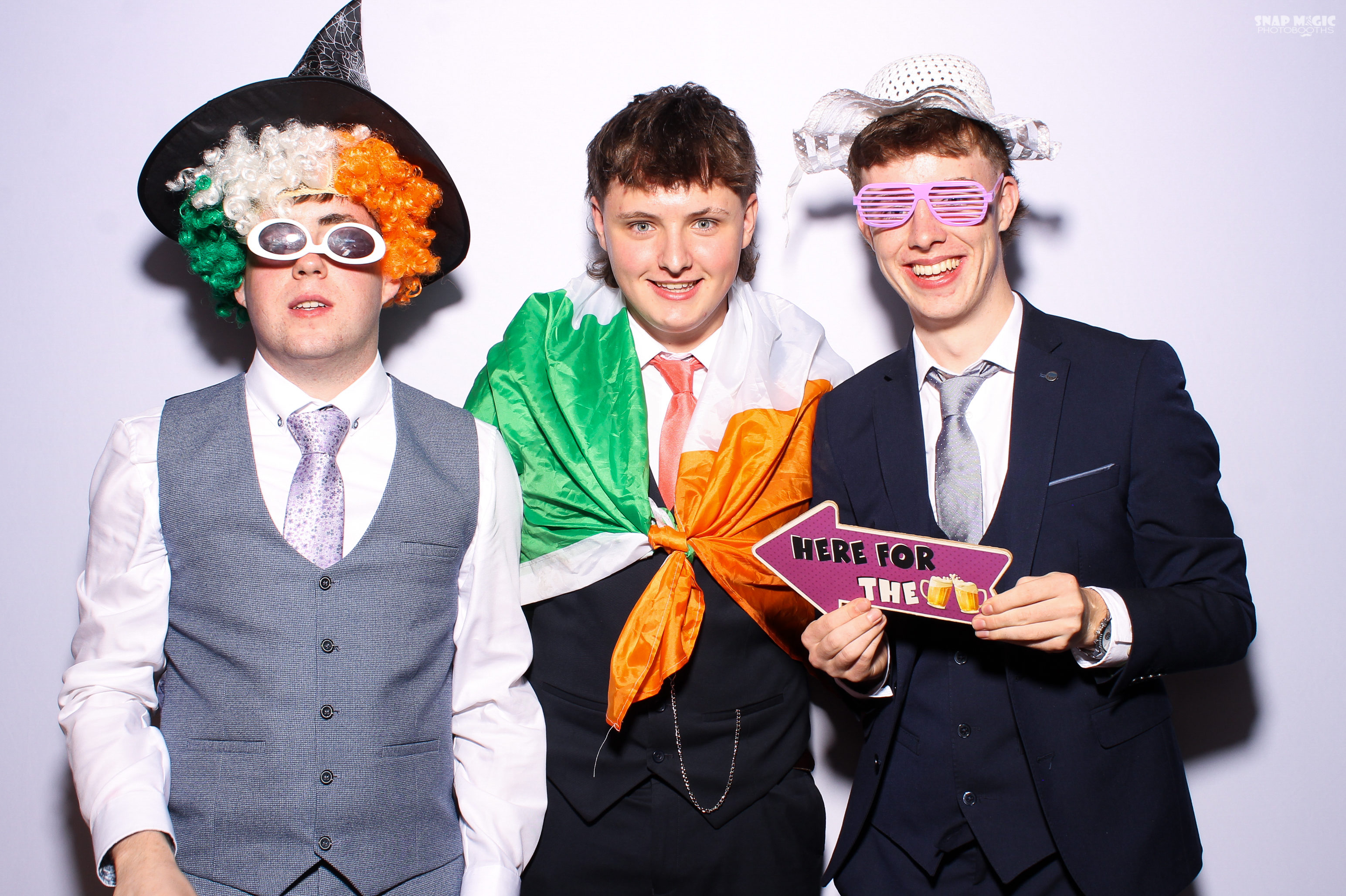 Ursuline College Debs '25 | View more photos from the event at gallery.snapmagic.ie/u/SnapMagic/Ursuline-College-Debs-25