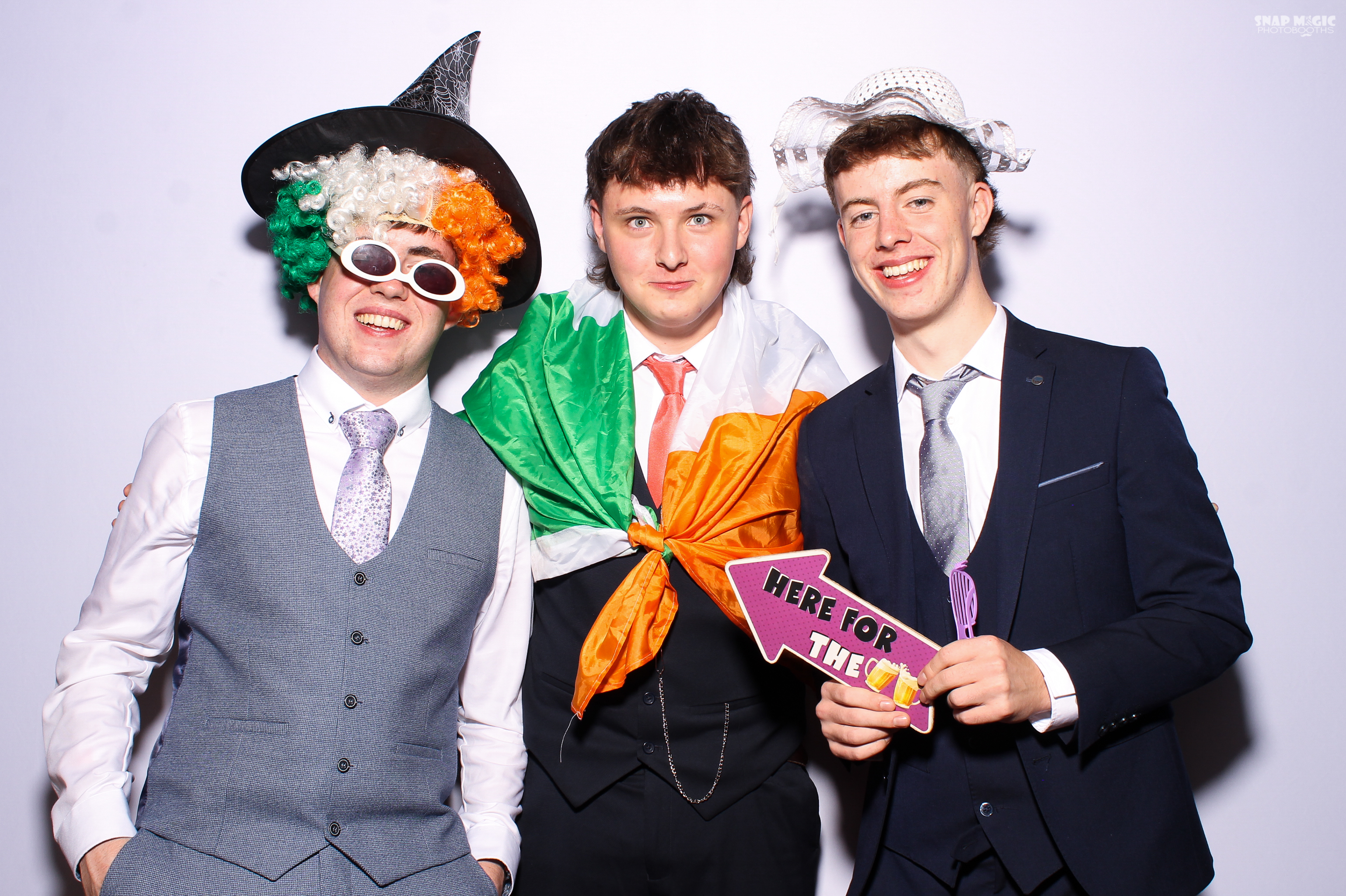Ursuline College Debs '25 | View more photos from the event at gallery.snapmagic.ie/u/SnapMagic/Ursuline-College-Debs-25