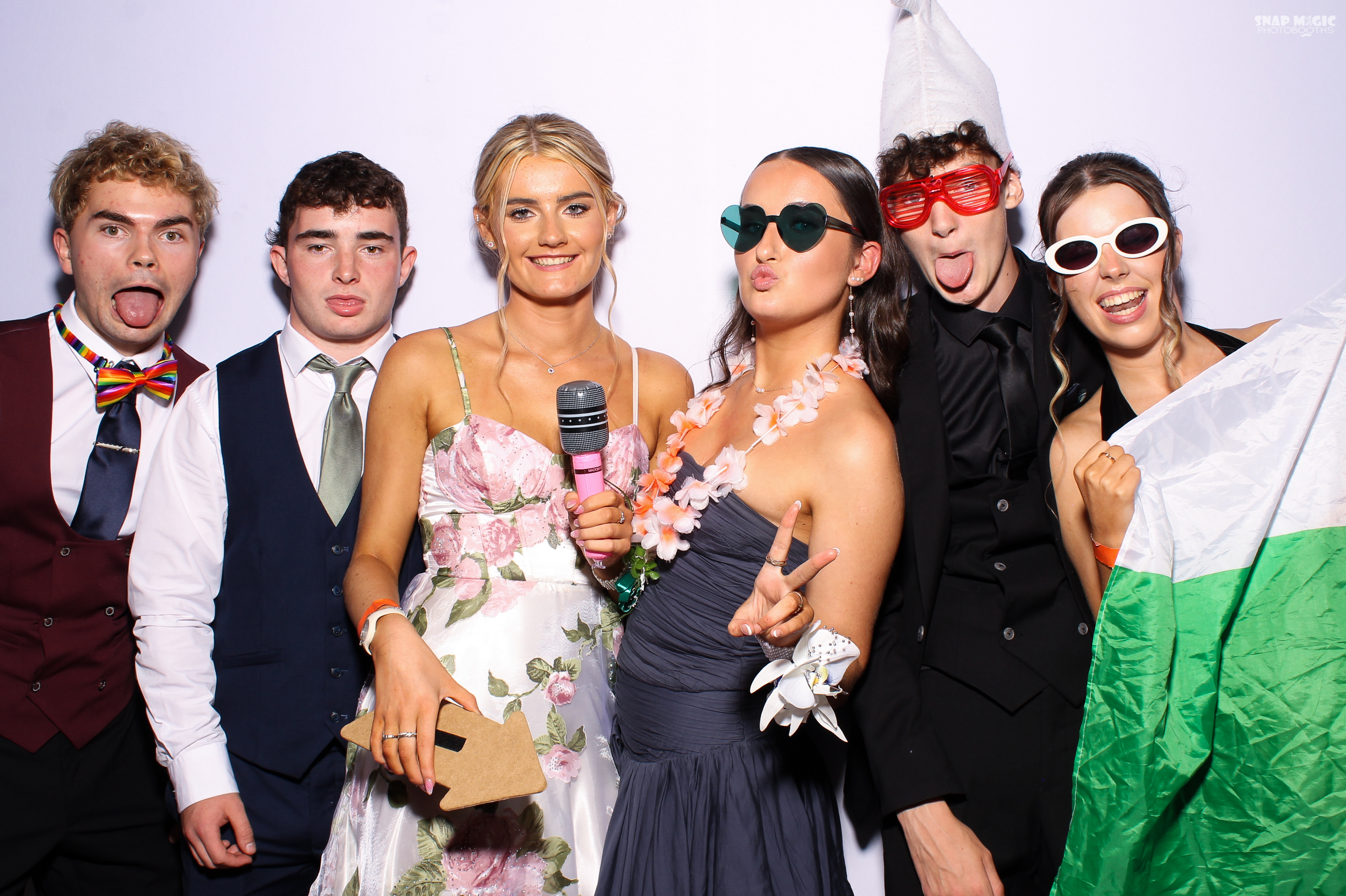 Ursuline College Debs '25 | View more photos from the event at gallery.snapmagic.ie/u/SnapMagic/Ursuline-College-Debs-25