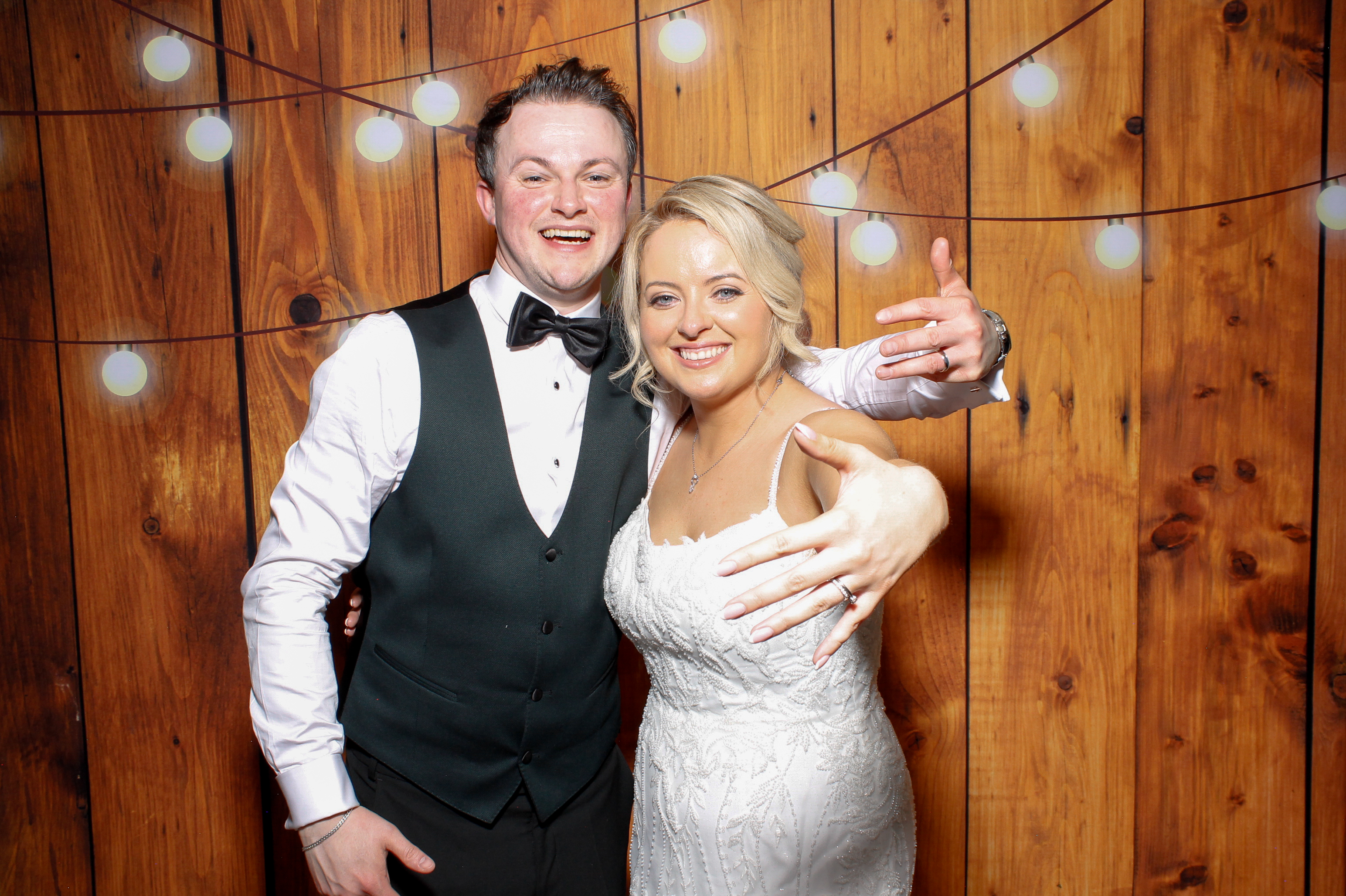 Abigail & Alan | View more photos from the event at gallery.snapmagic.ie/u/SnapMagic/Abigail-Alan