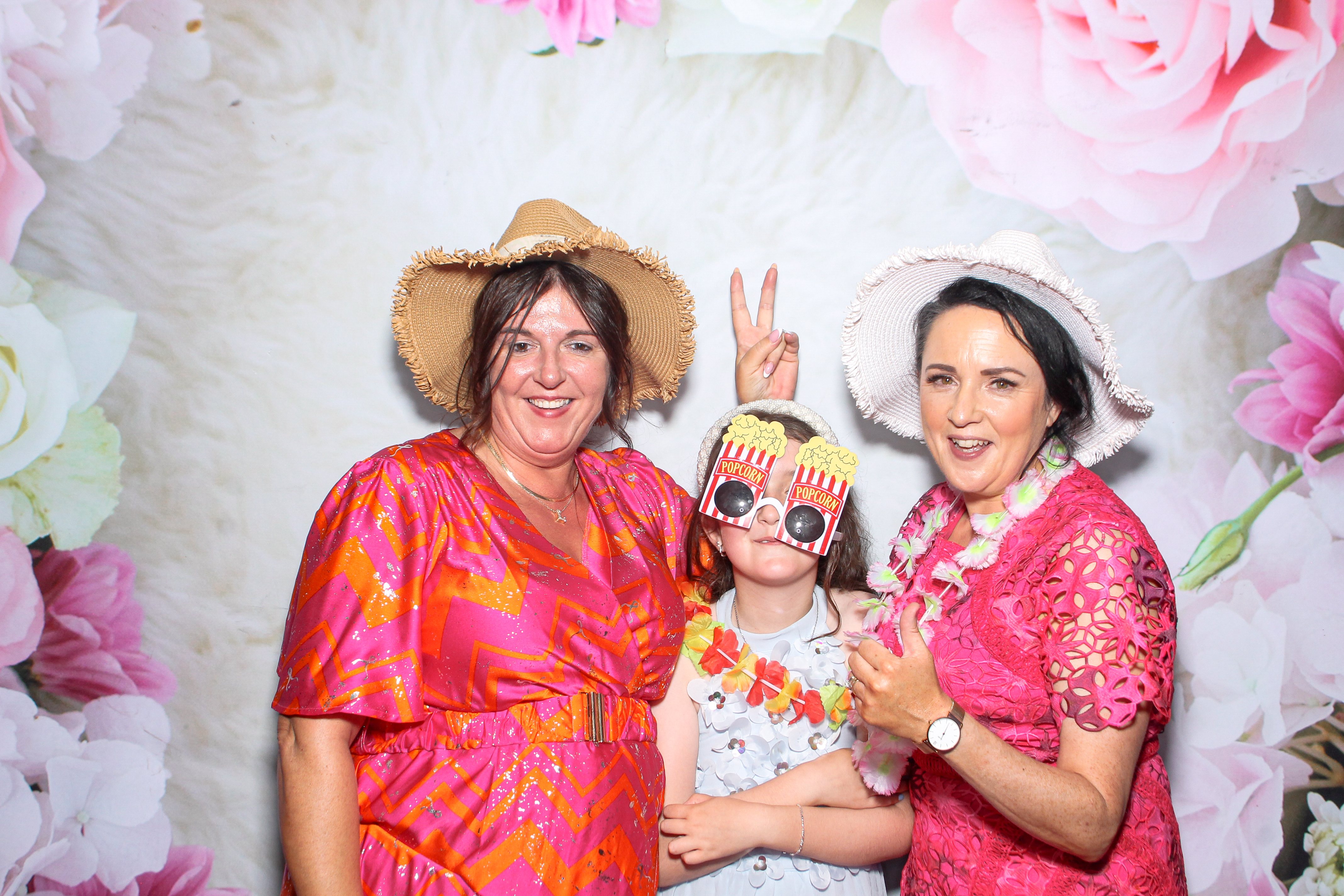 Amy & Cian | View more photos from the event at gallery.snapmagic.ie/u/SnapMagic/Amy-Cian