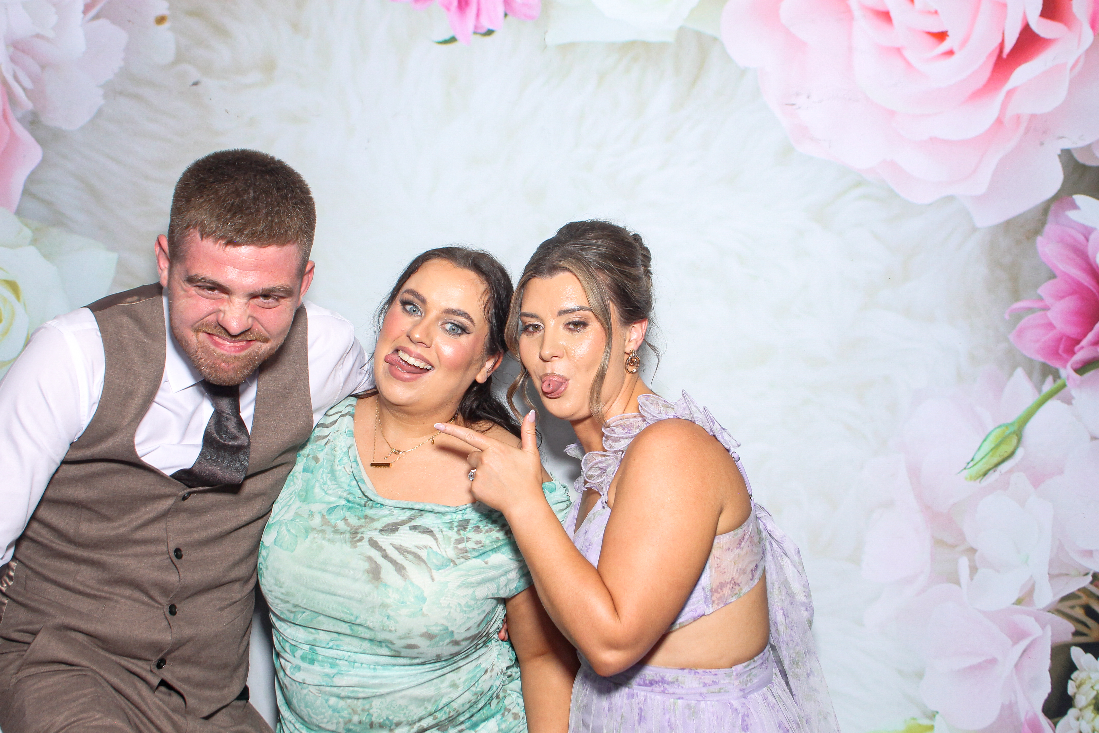 Amy & Cian | View more photos from the event at gallery.snapmagic.ie/u/SnapMagic/Amy-Cian