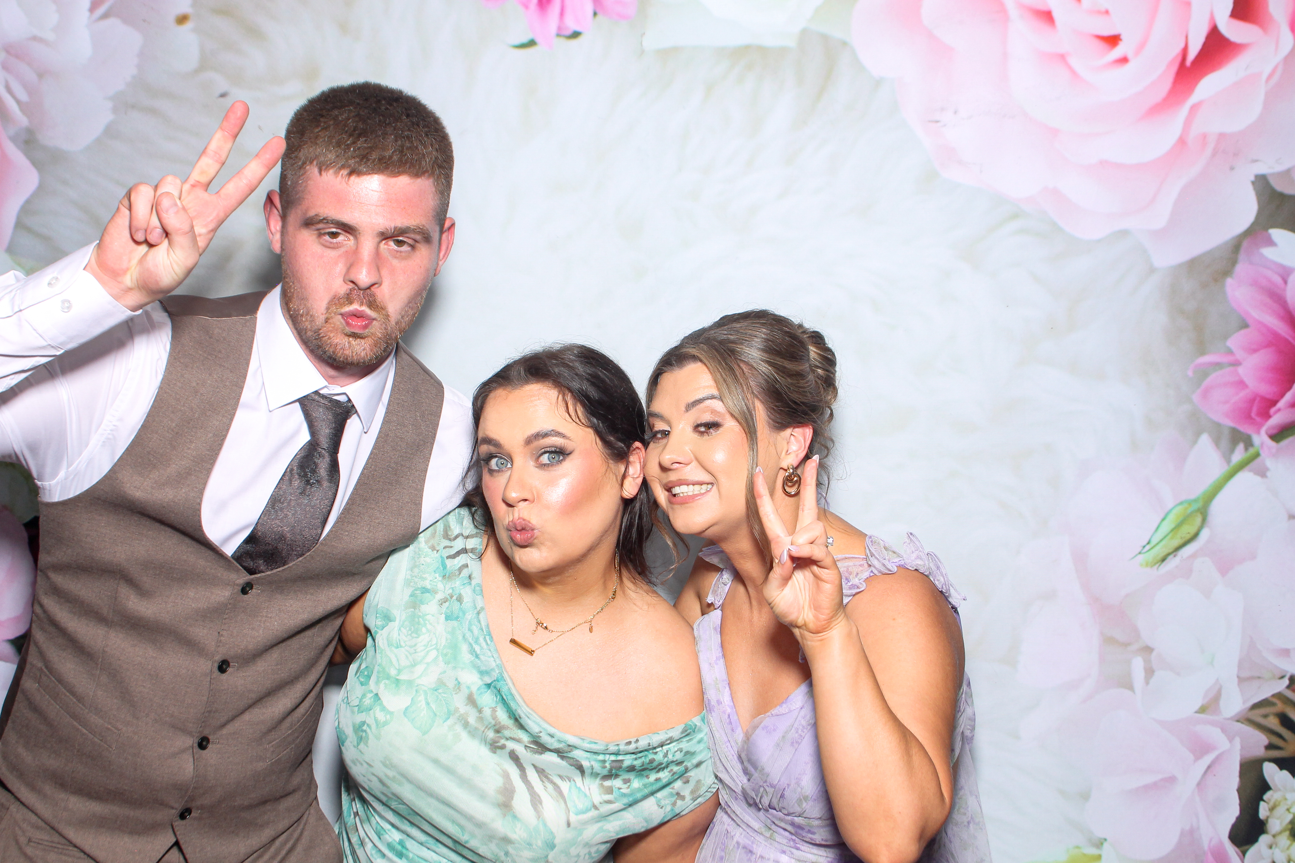 Amy & Cian | View more photos from the event at gallery.snapmagic.ie/u/SnapMagic/Amy-Cian