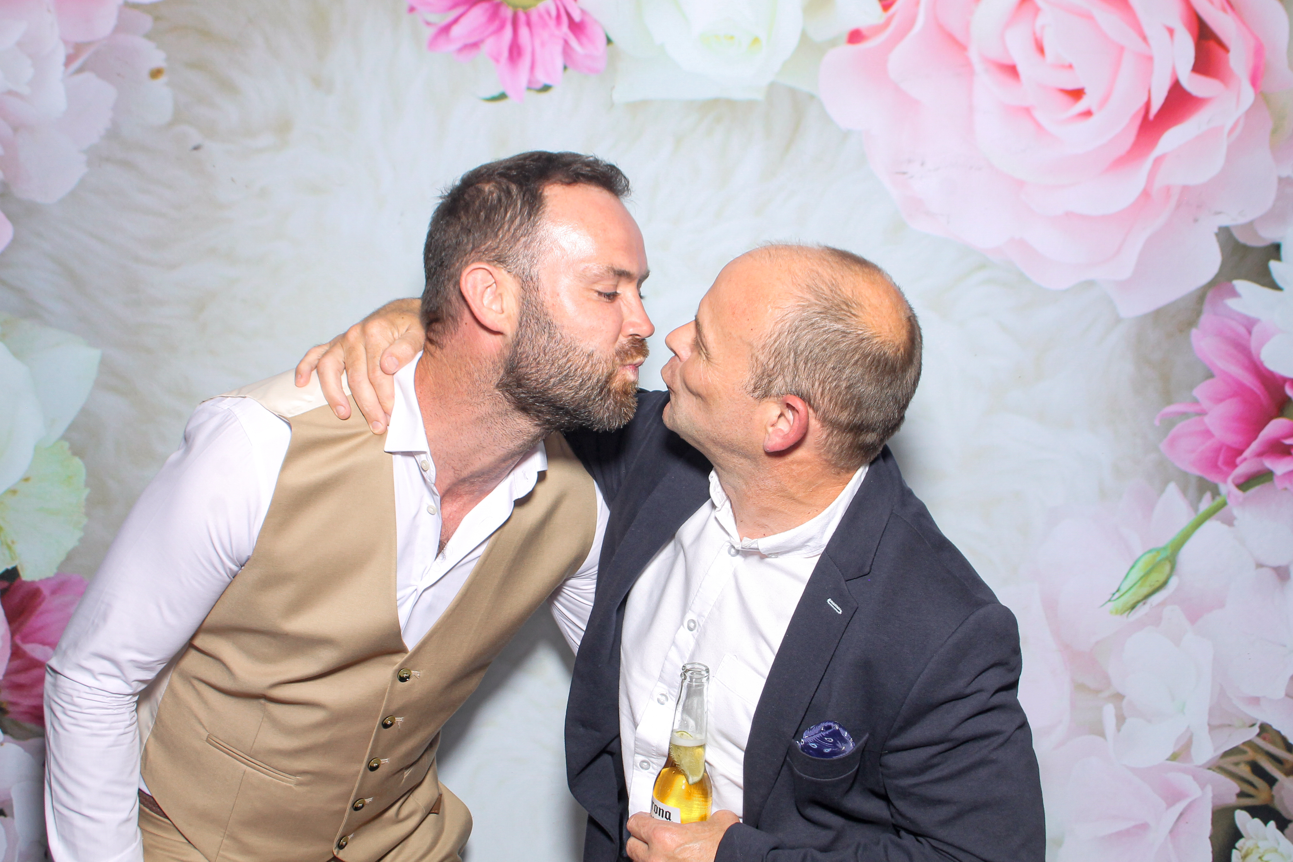 Amy & Cian | View more photos from the event at gallery.snapmagic.ie/u/SnapMagic/Amy-Cian