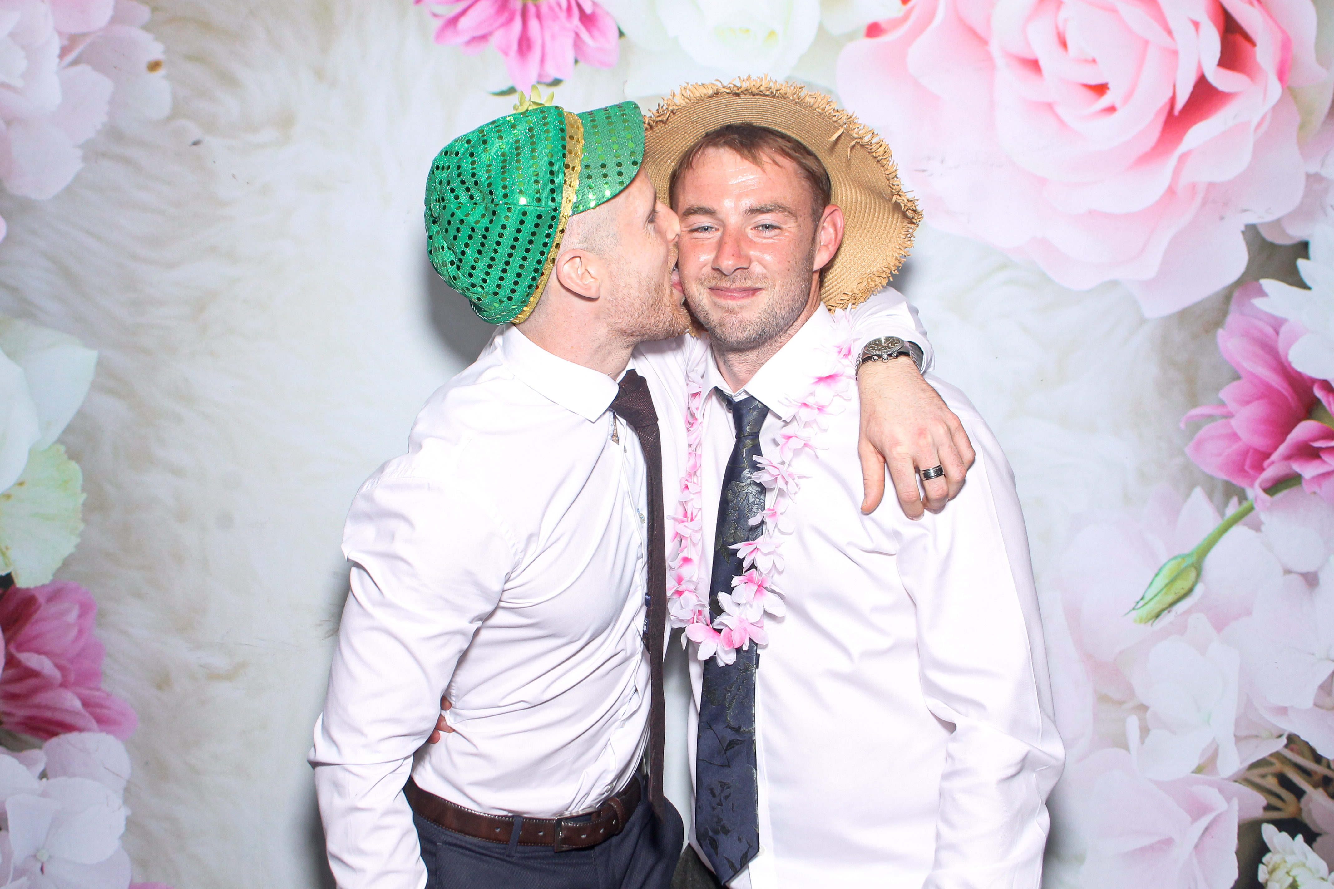 Amy & Cian | View more photos from the event at gallery.snapmagic.ie/u/SnapMagic/Amy-Cian