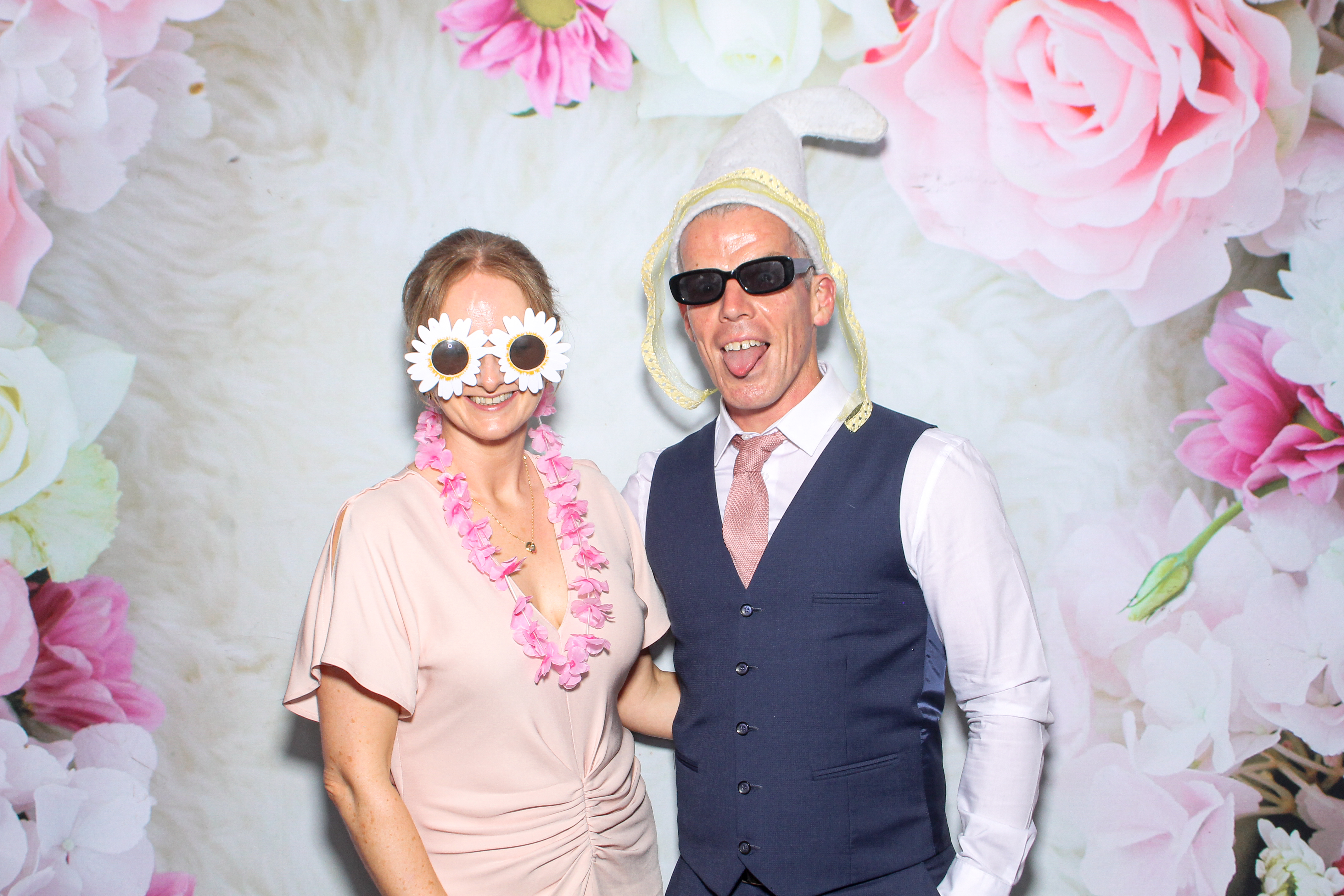 Amy & Cian | View more photos from the event at gallery.snapmagic.ie/u/SnapMagic/Amy-Cian