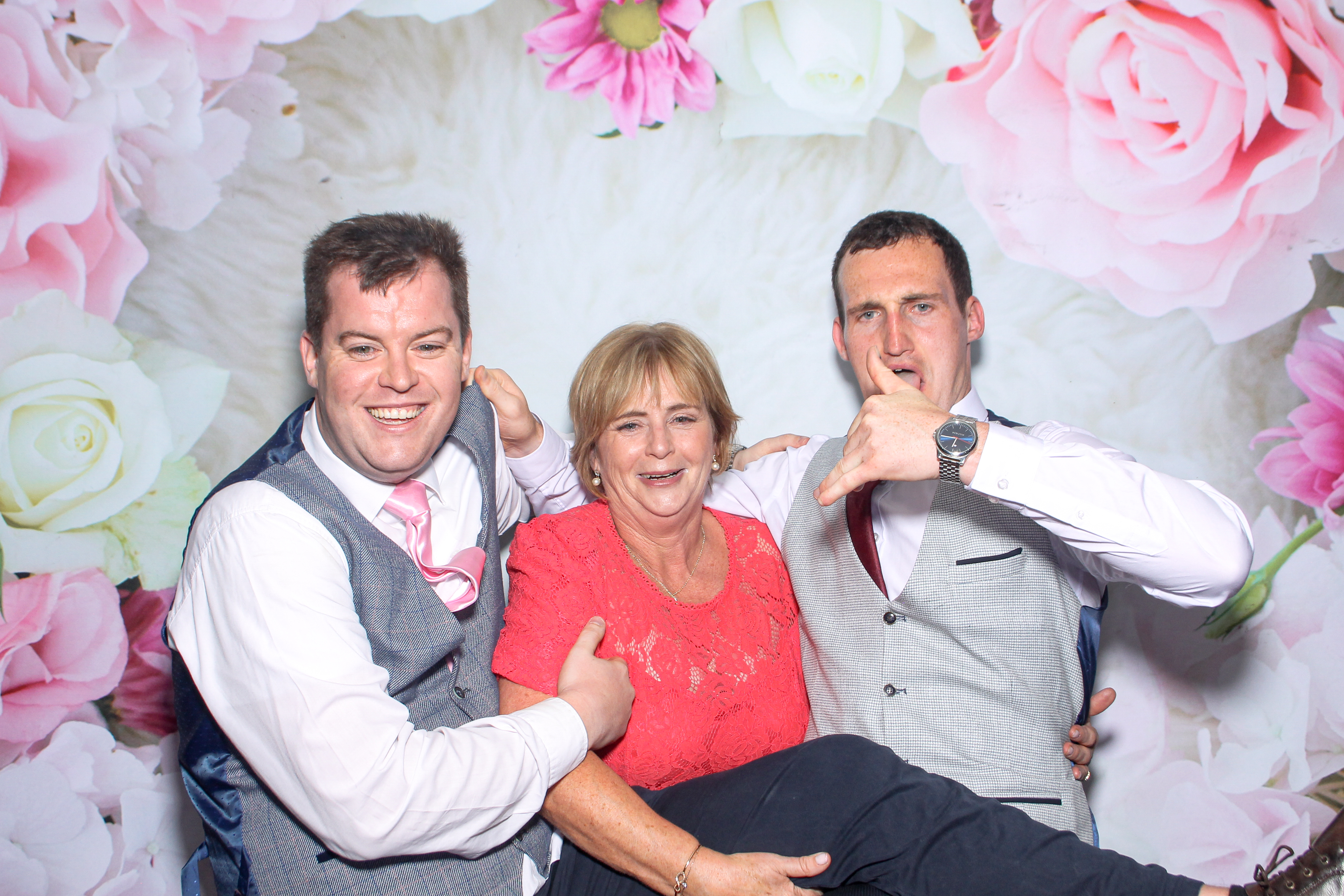 Amy & Cian | View more photos from the event at gallery.snapmagic.ie/u/SnapMagic/Amy-Cian