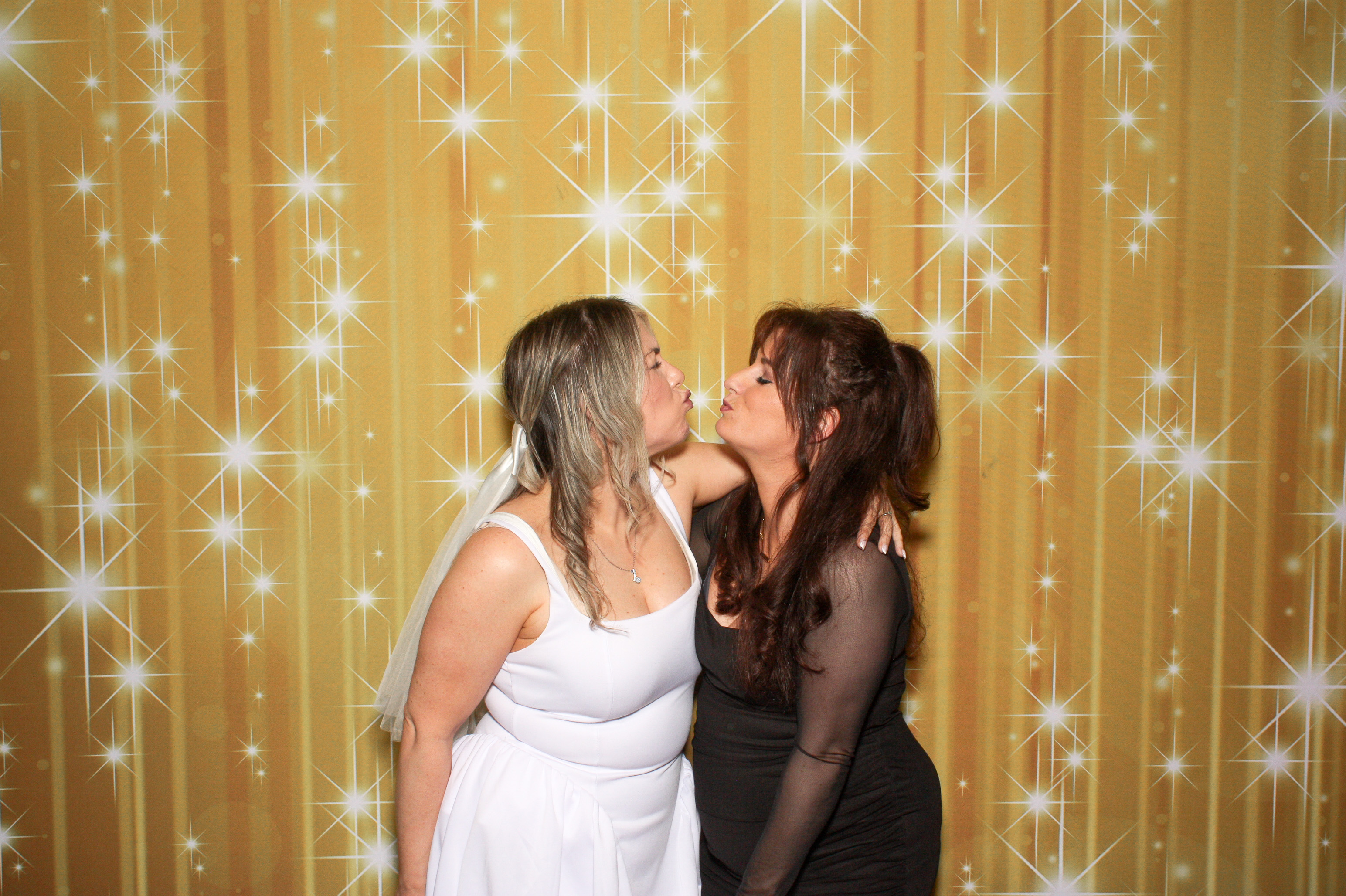 Amy & Dean's Engagement Party | View more photos from the event at gallery.snapmagic.ie/u/SnapMagic/Amy-Deans-Engagement-Party