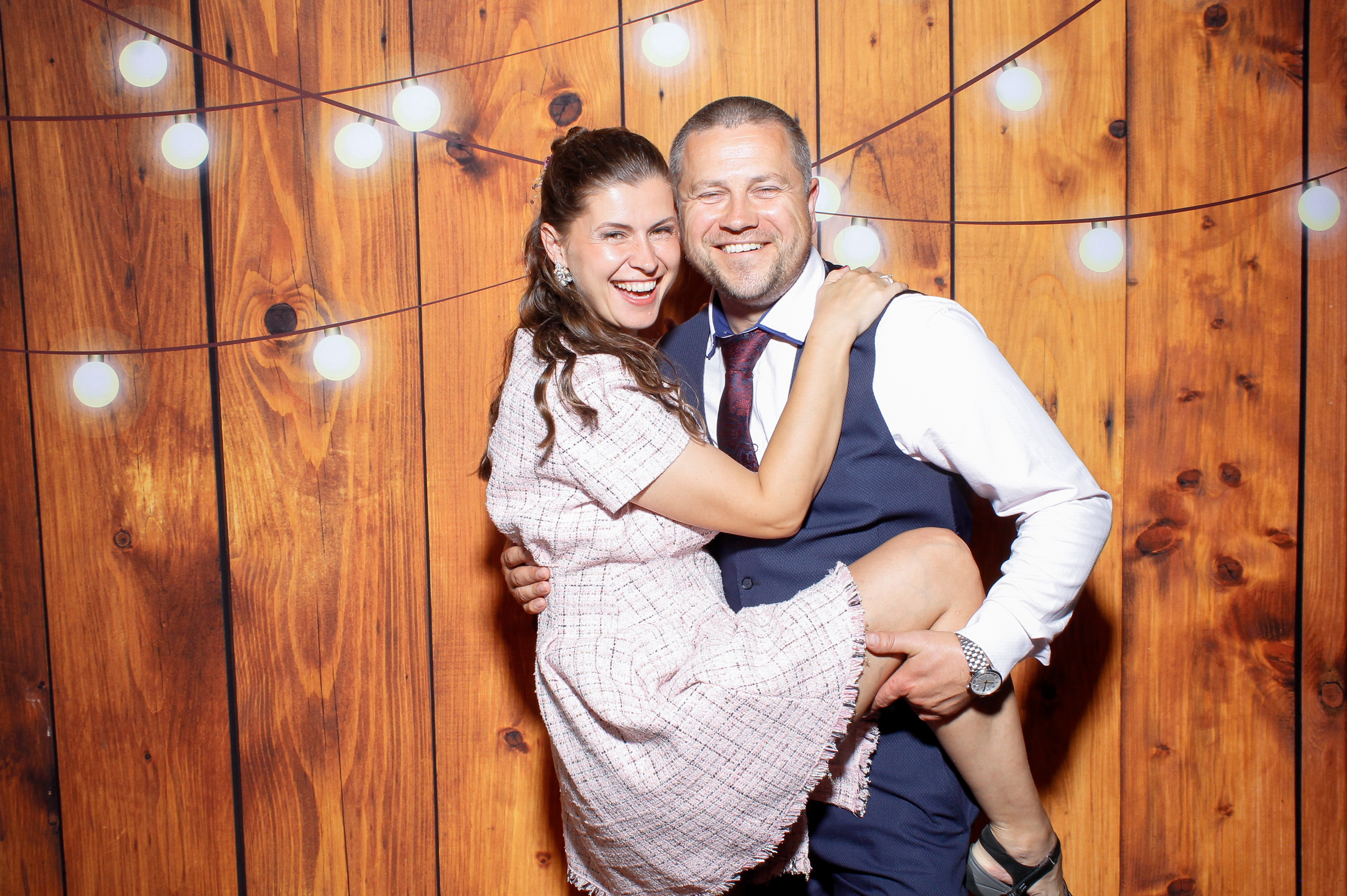 Andra & Liam | View more photos from the event at gallery.snapmagic.ie/u/SnapMagic/Andra-Liam