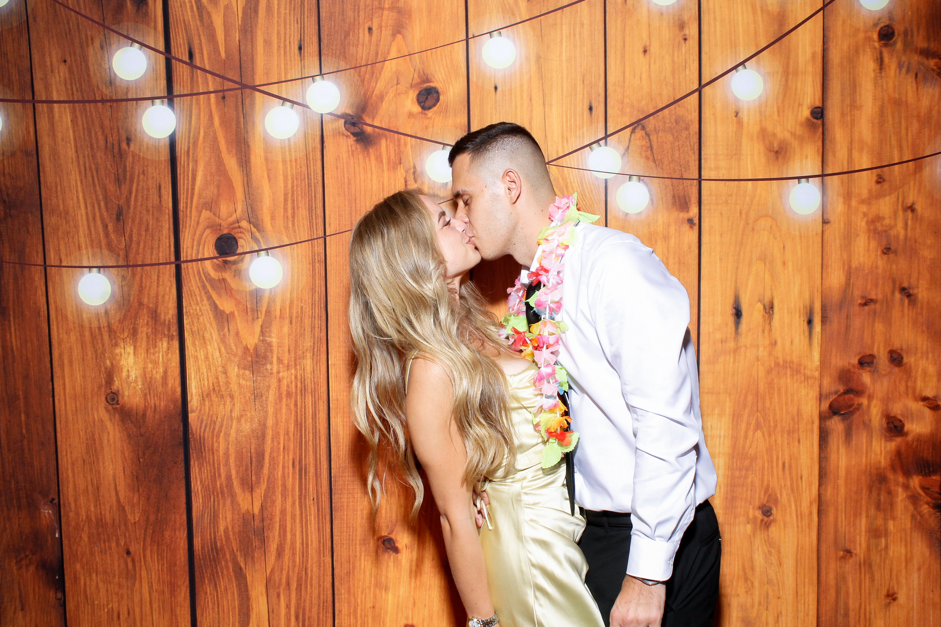 Andra & Liam | View more photos from the event at gallery.snapmagic.ie/u/SnapMagic/Andra-Liam
