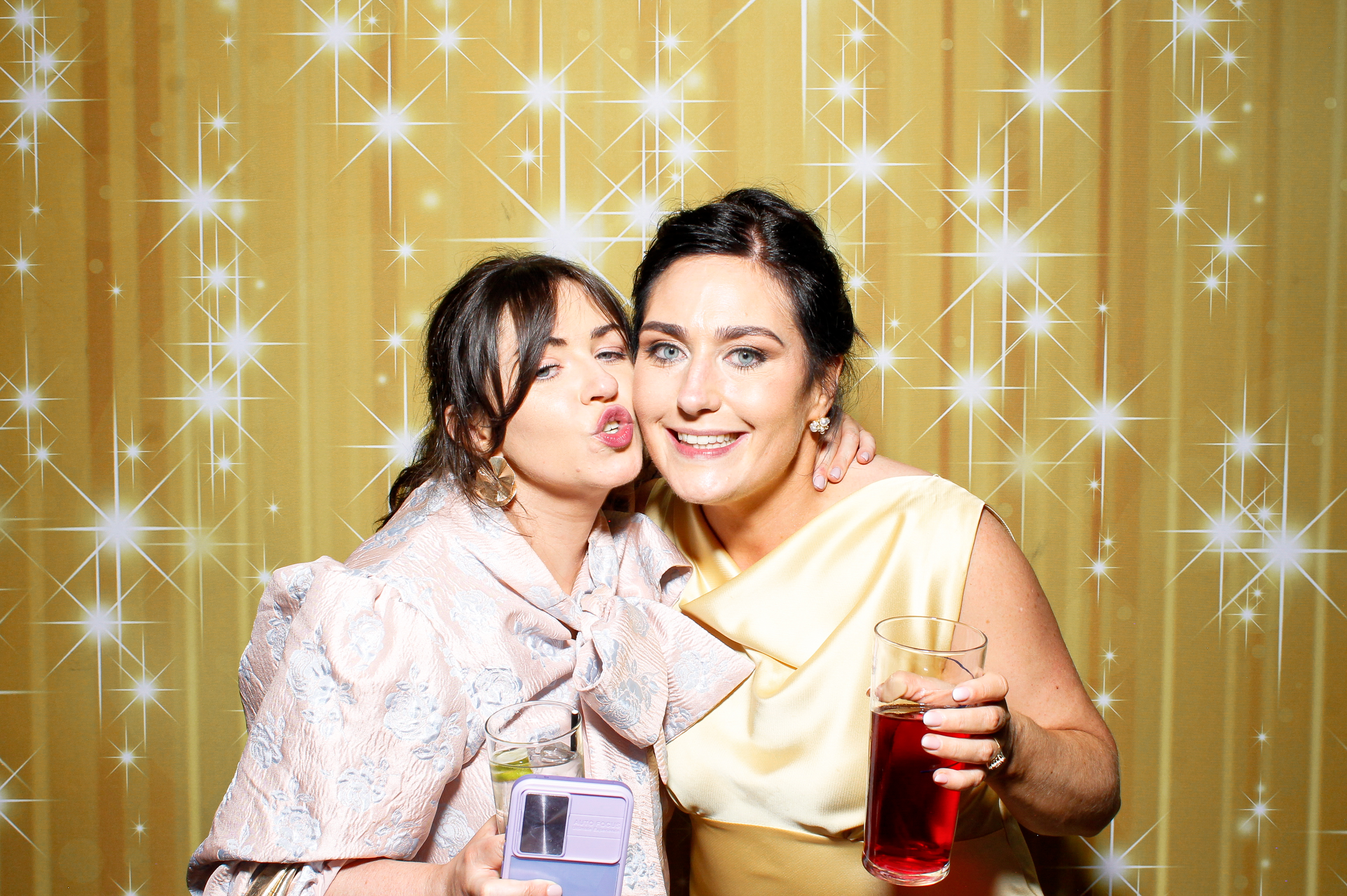 Derena & Ciaran | View more photos from the event at gallery.snapmagic.ie/u/SnapMagic/Derena-Ciaran
