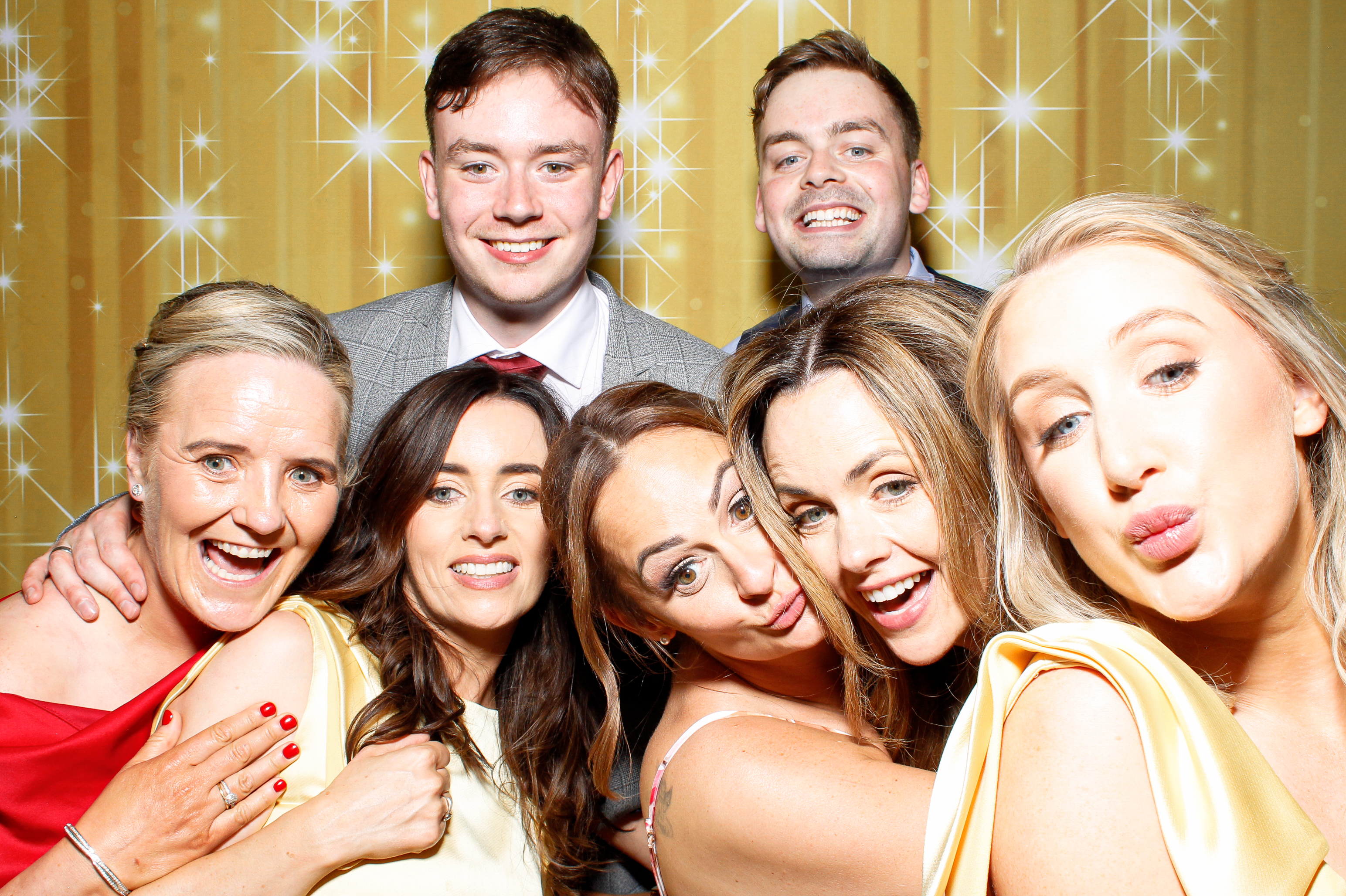 Derena & Ciaran | View more photos from the event at gallery.snapmagic.ie/u/SnapMagic/Derena-Ciaran