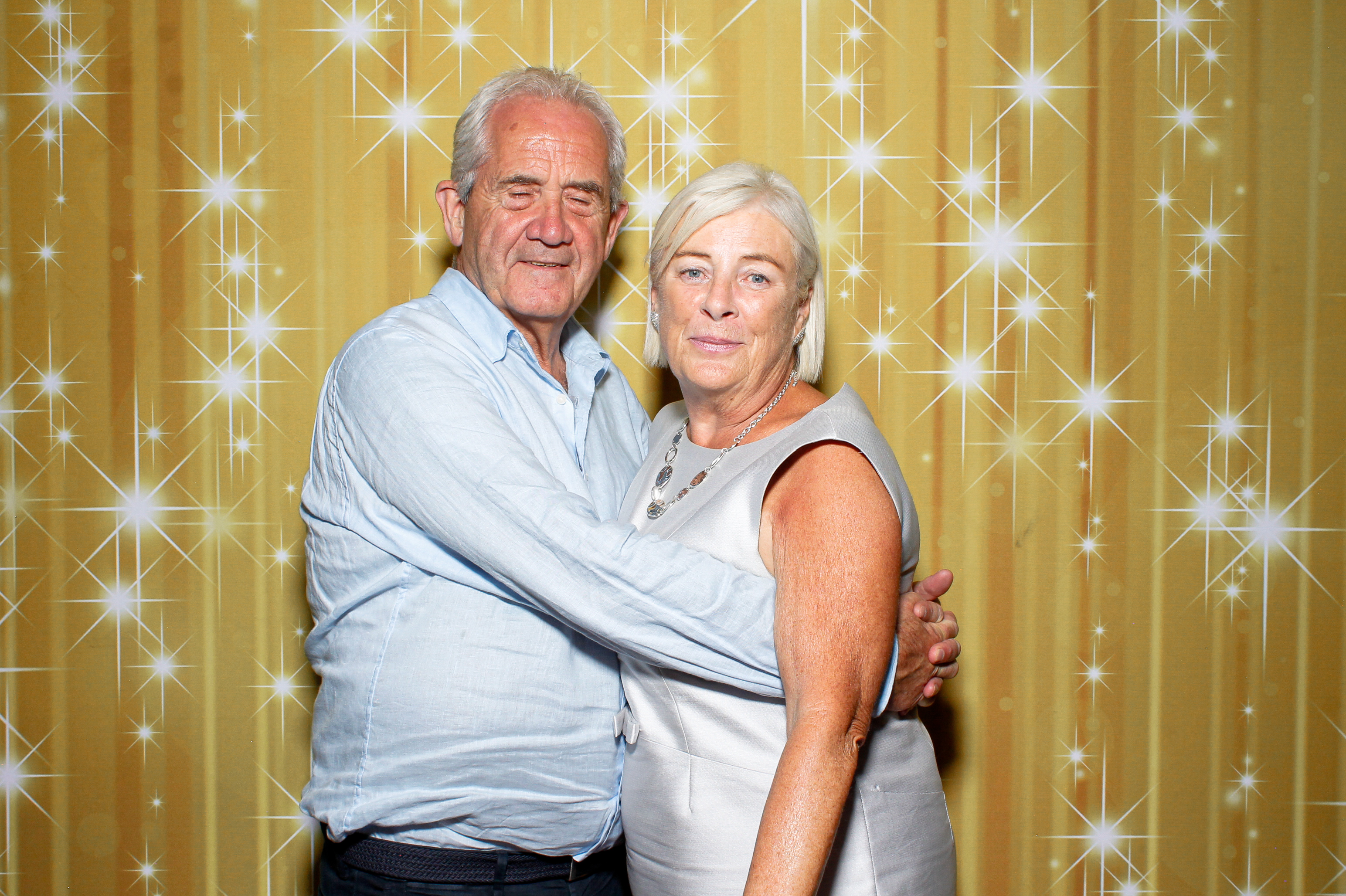 Derena & Ciaran | View more photos from the event at gallery.snapmagic.ie/u/SnapMagic/Derena-Ciaran