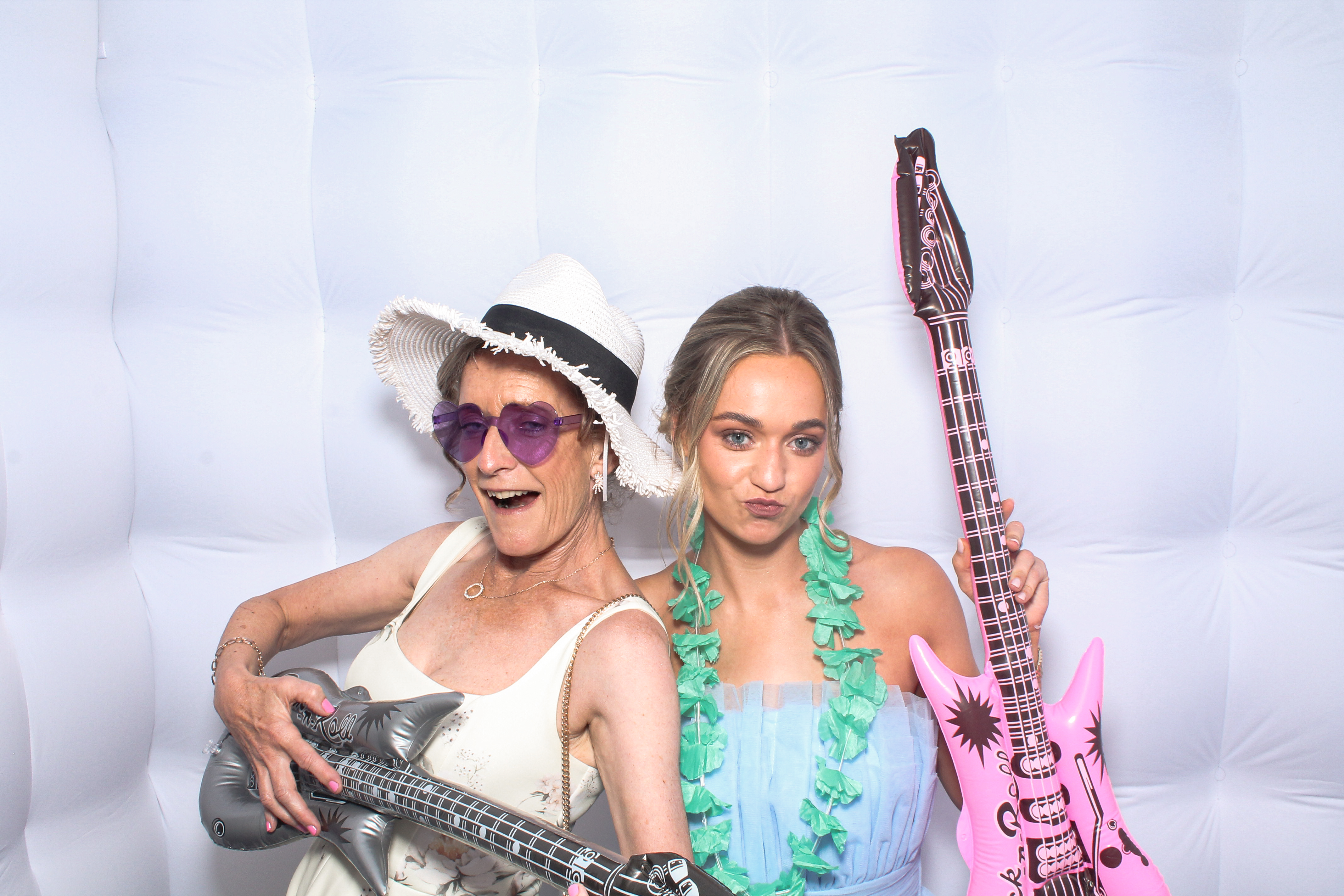 Eoghan & Niamh | View more photos from the event at gallery.snapmagic.ie/u/SnapMagic/Eoghan-Niamh