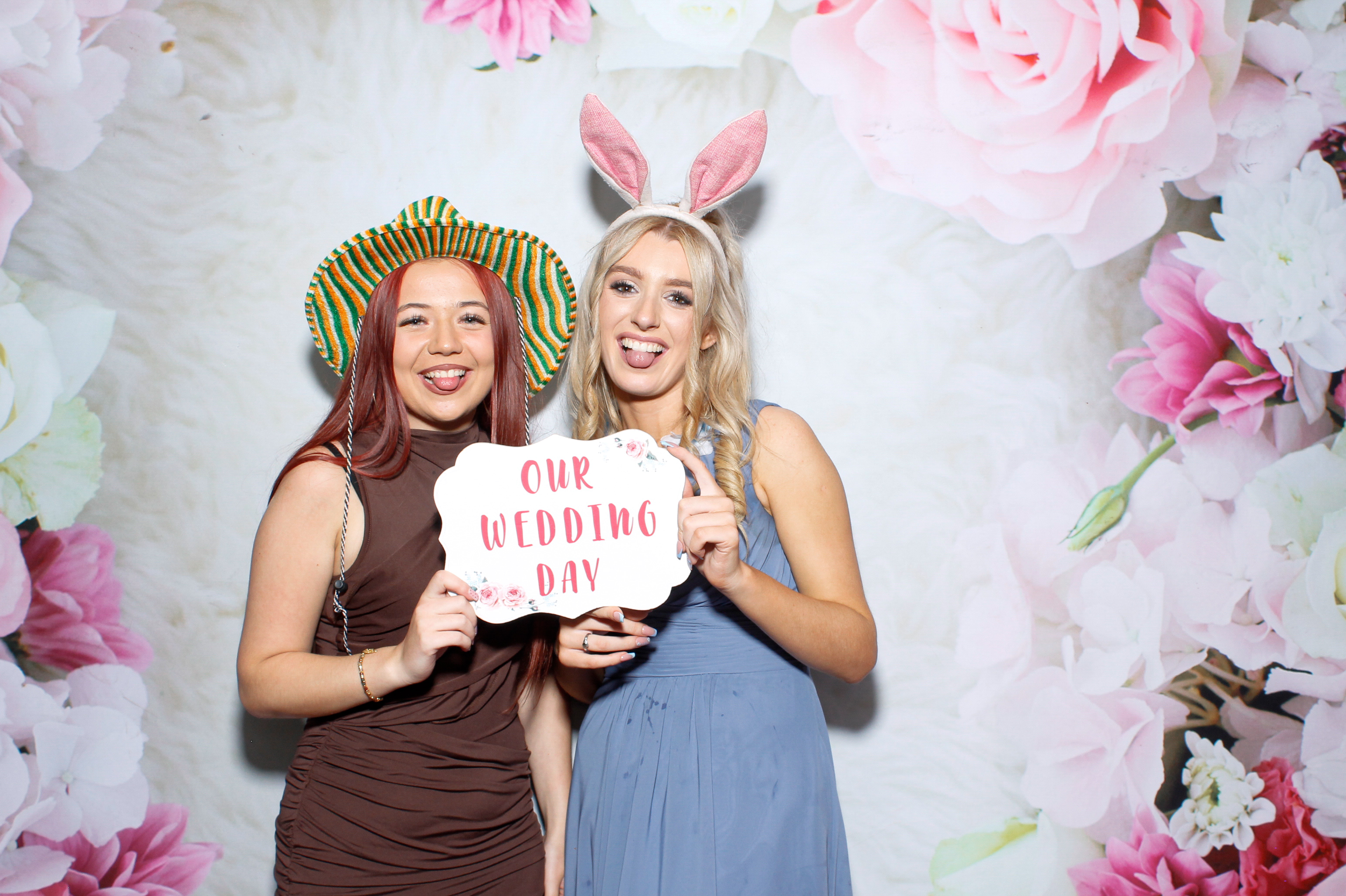 Georgina & Aaron | View more photos from the event at gallery.snapmagic.ie/u/SnapMagic/Georgina-Aaron