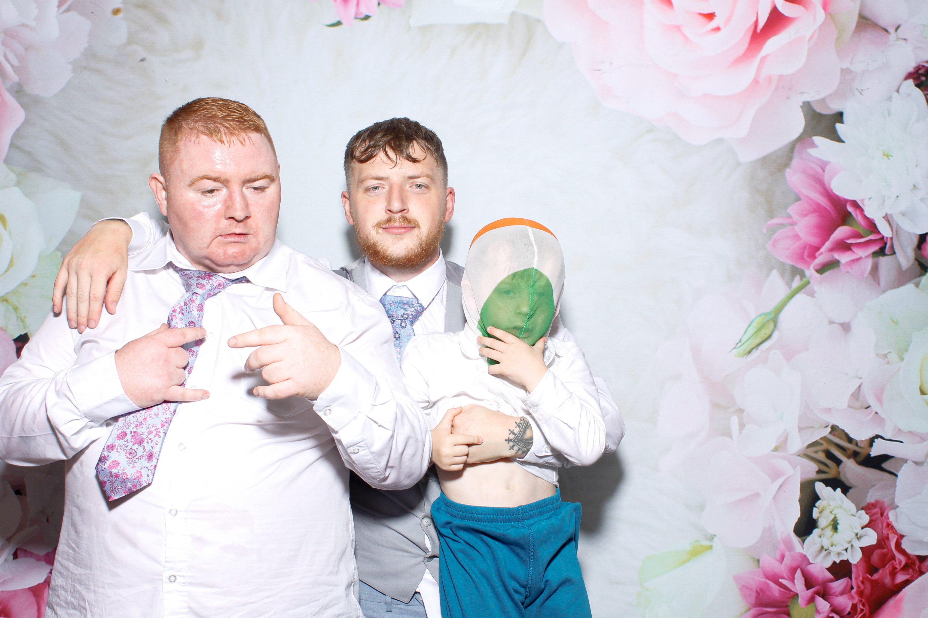 Georgina & Aaron | View more photos from the event at gallery.snapmagic.ie/u/SnapMagic/Georgina-Aaron