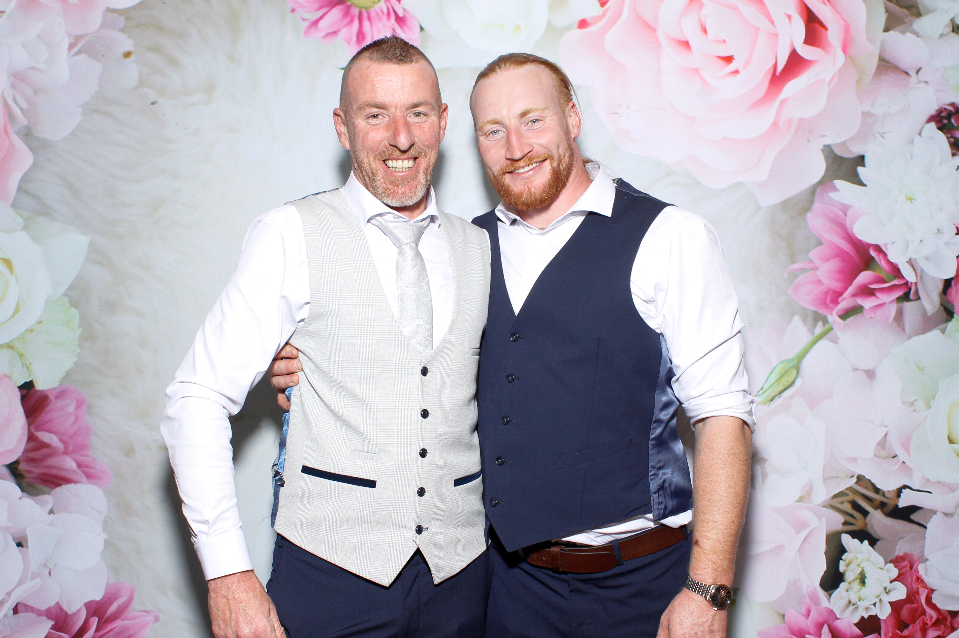 Georgina & Aaron | View more photos from the event at gallery.snapmagic.ie/u/SnapMagic/Georgina-Aaron
