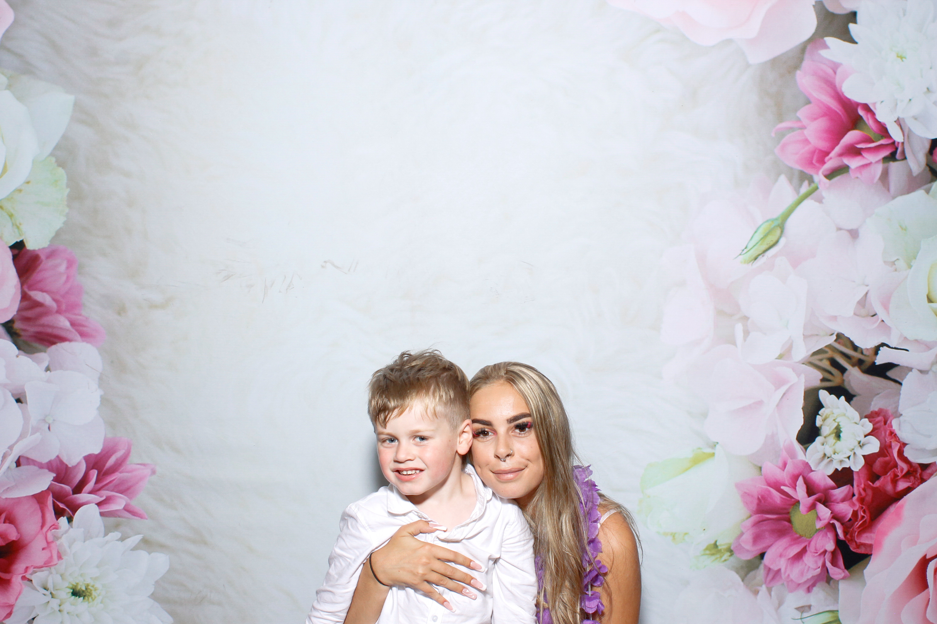 Georgina & Aaron | View more photos from the event at gallery.snapmagic.ie/u/SnapMagic/Georgina-Aaron