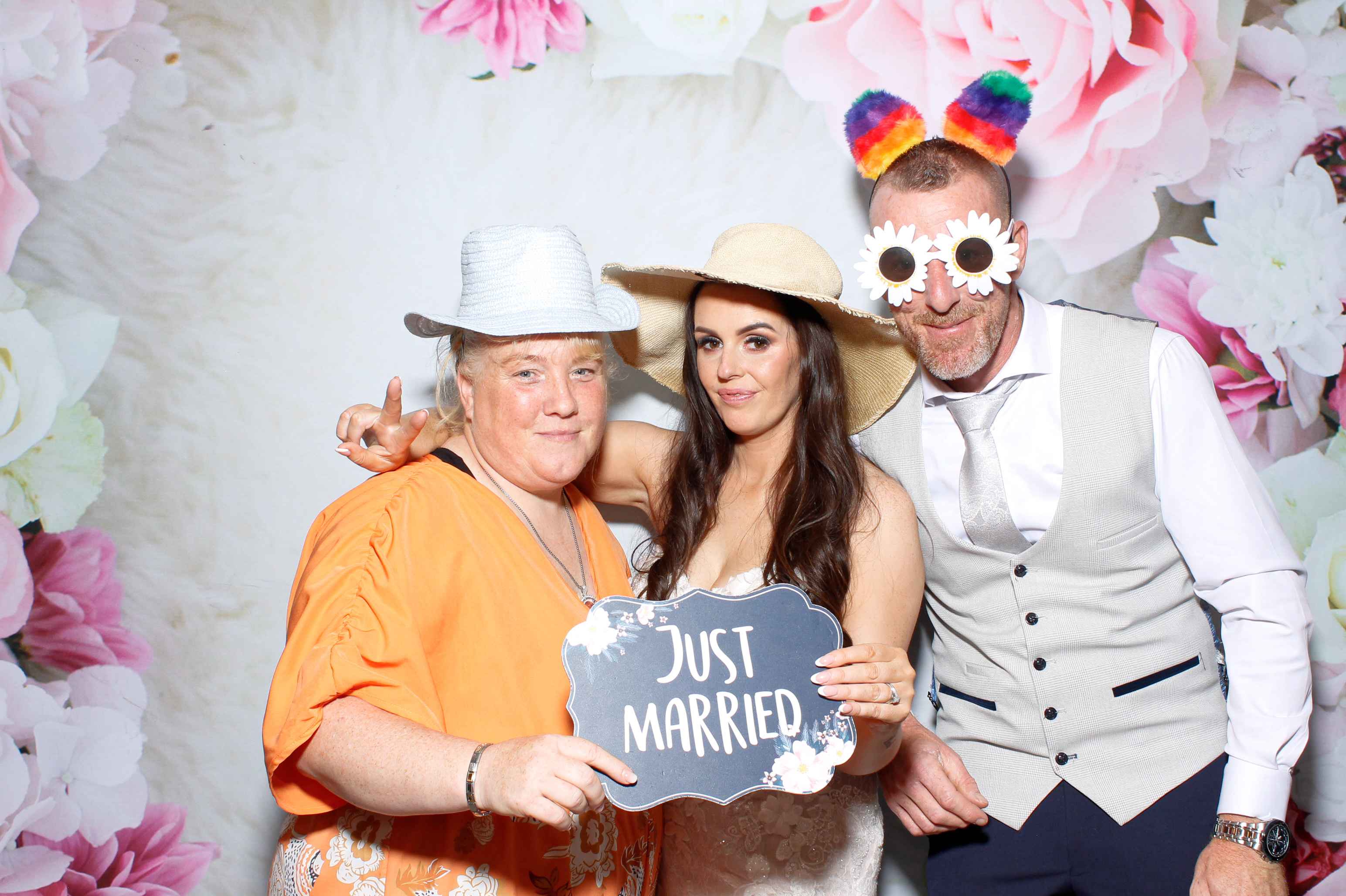 Georgina & Aaron | View more photos from the event at gallery.snapmagic.ie/u/SnapMagic/Georgina-Aaron